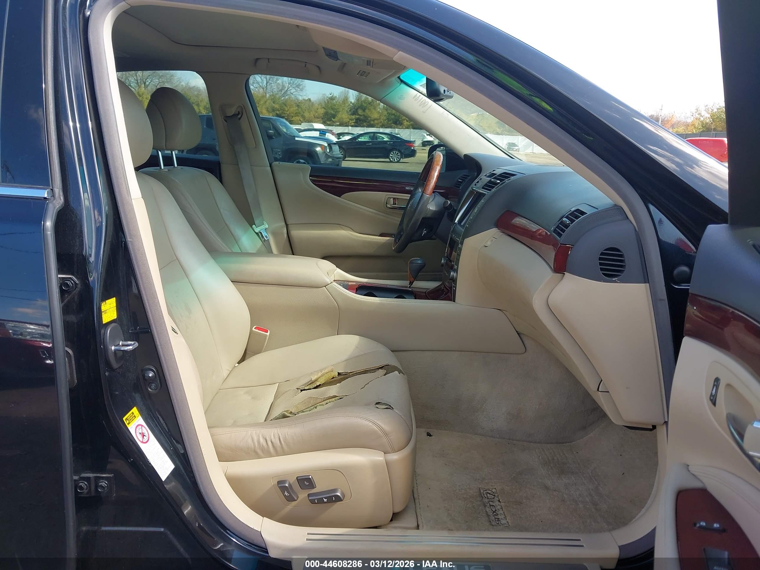 LEXUS LS image 5