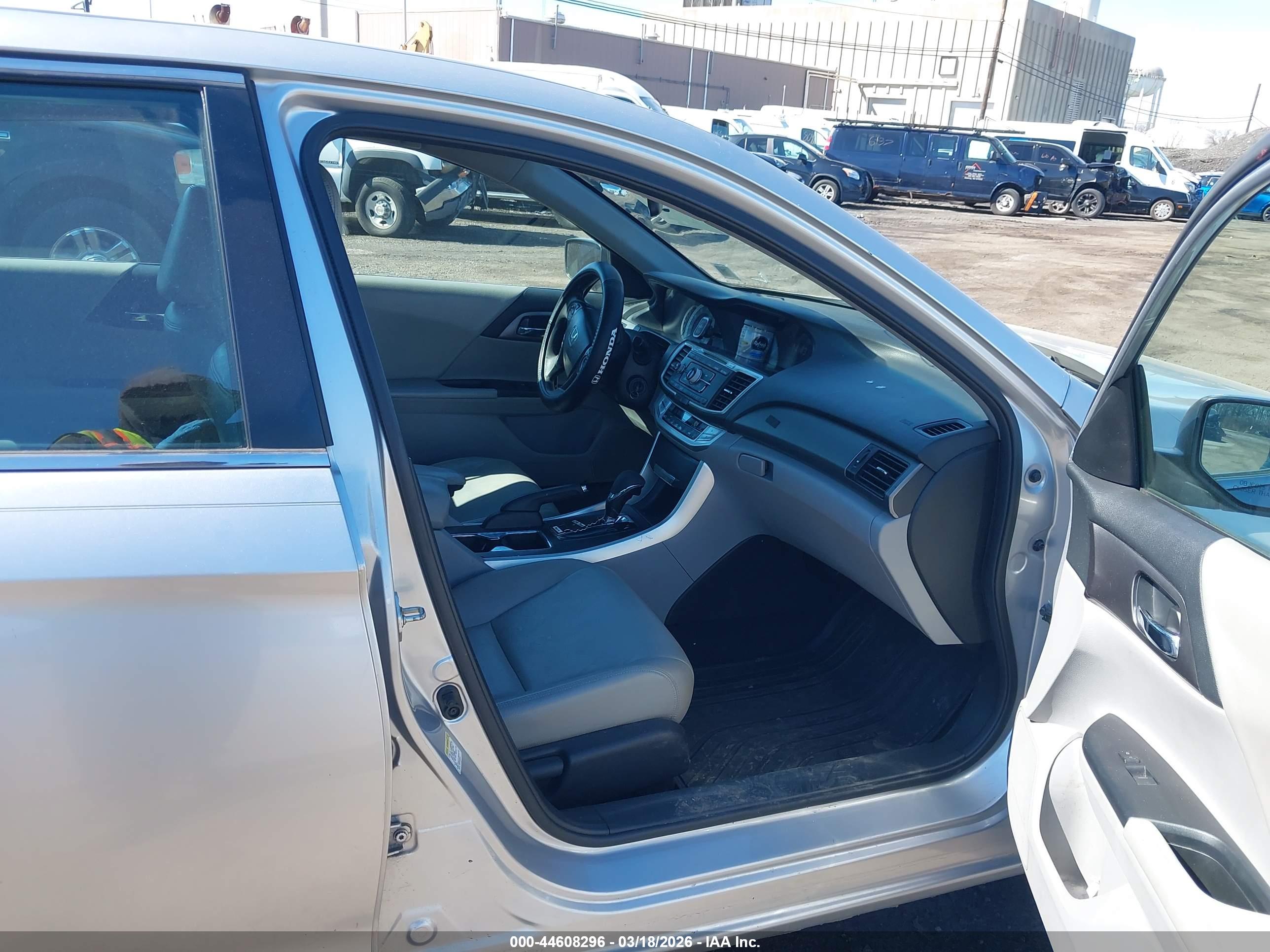 HONDA ACCORD image 5