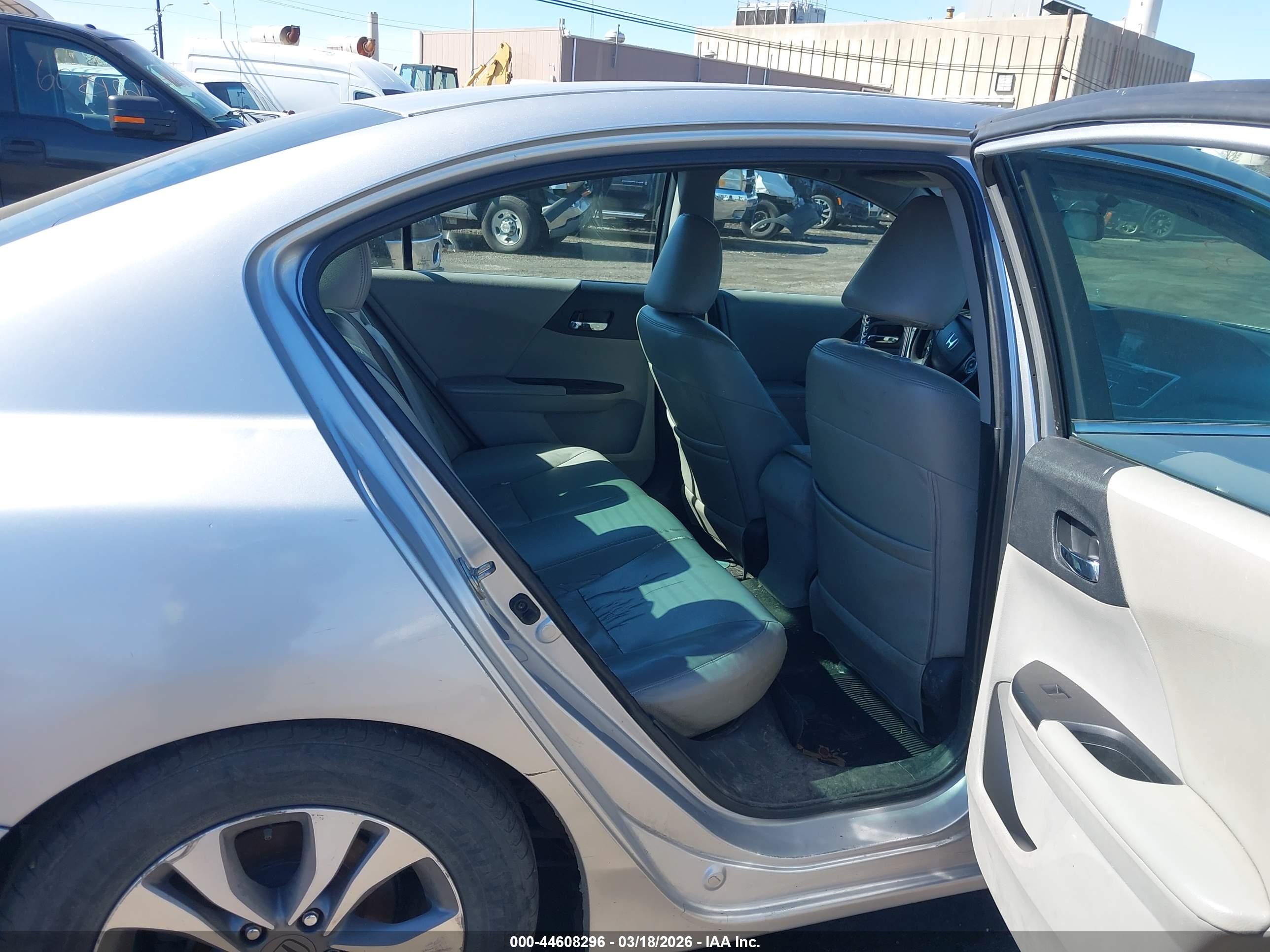 HONDA ACCORD image 8