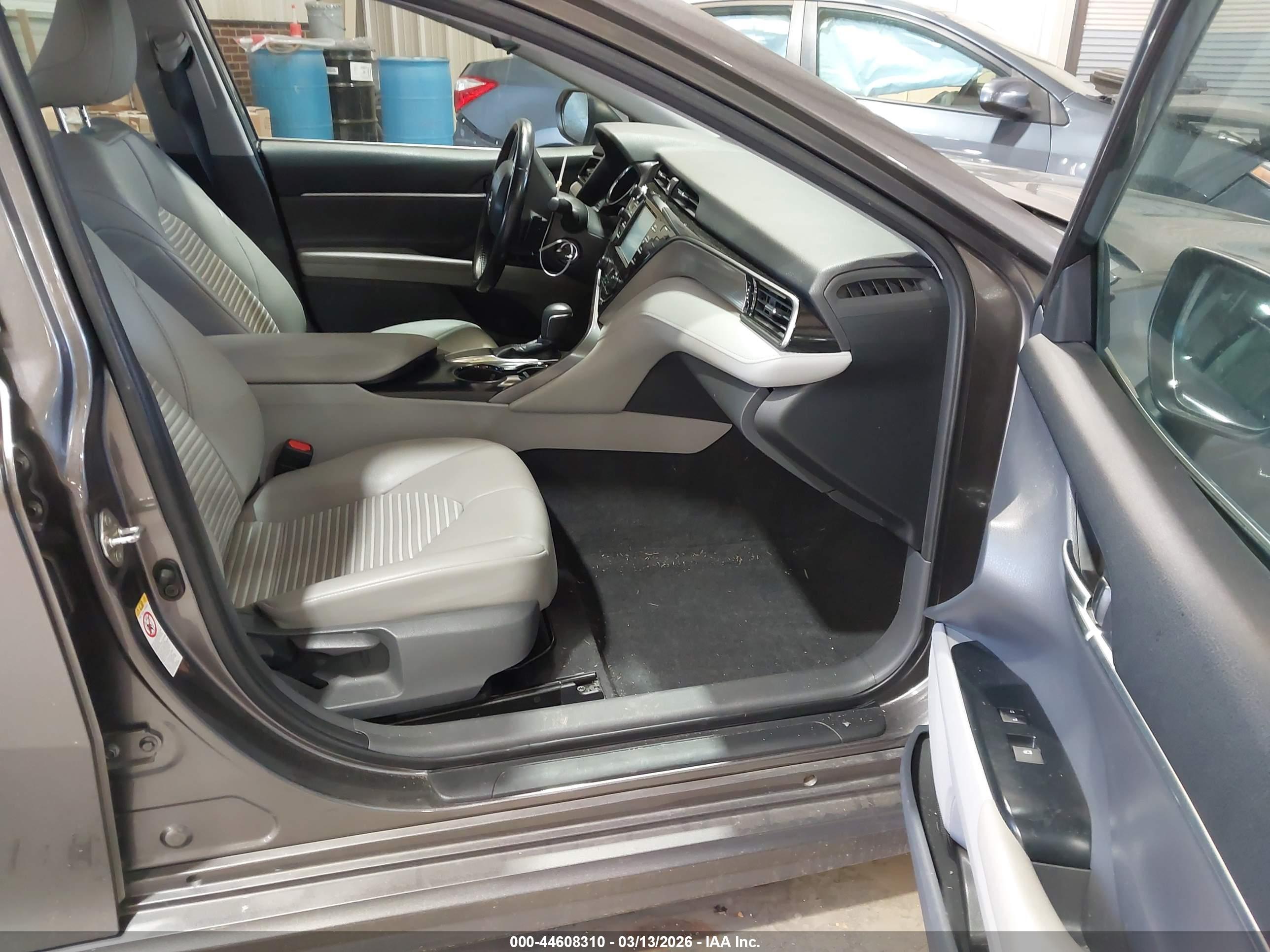 TOYOTA CAMRY image 5