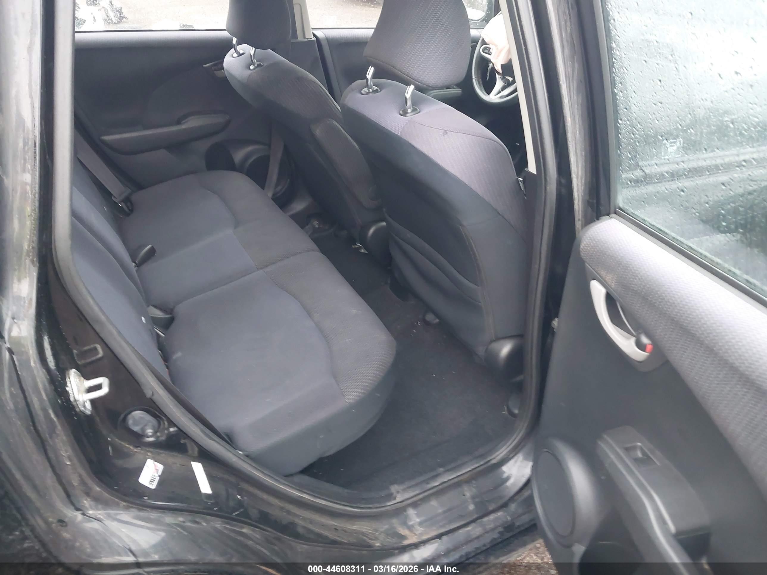 HONDA FIT image 8