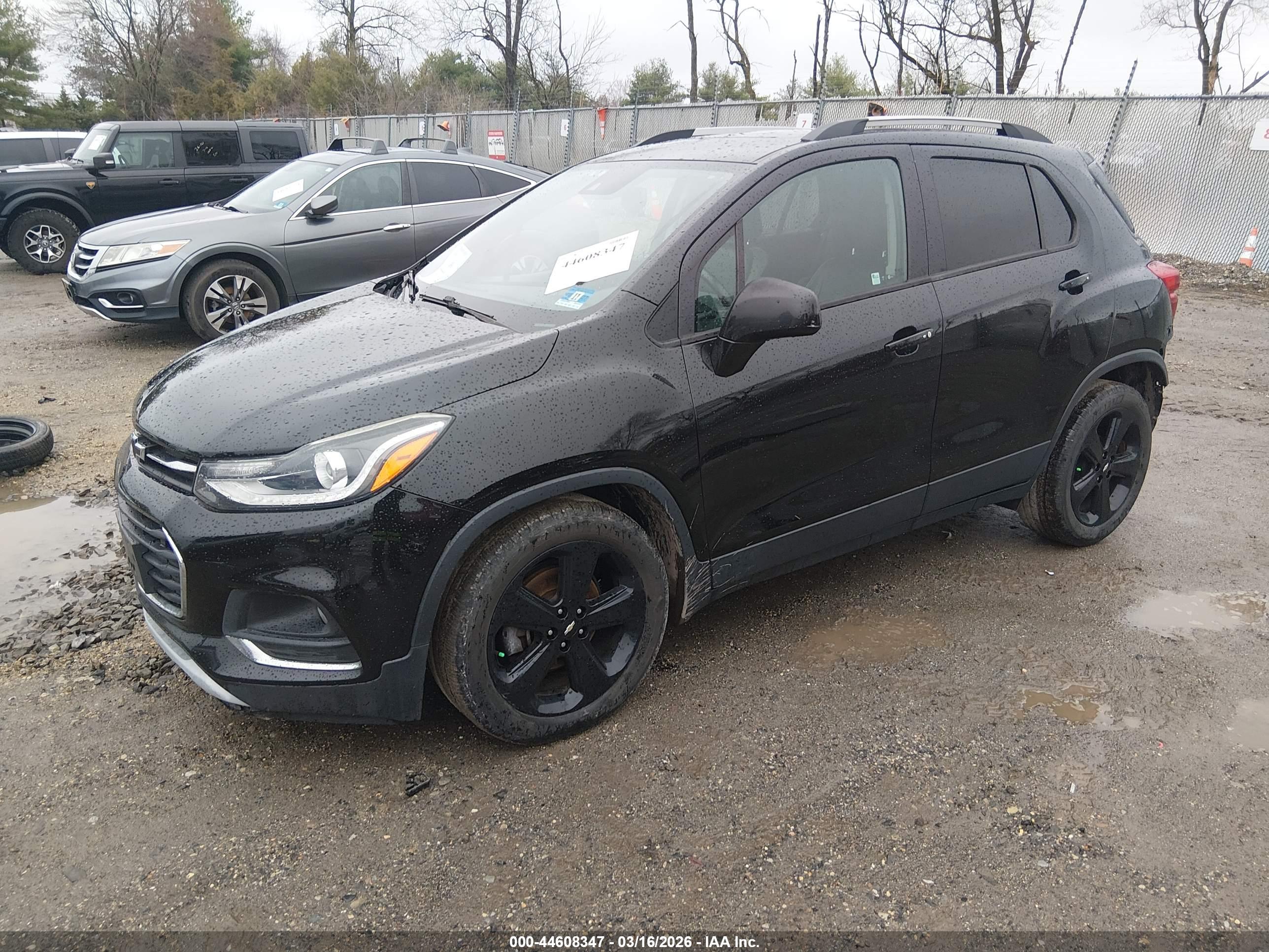 CHEVROLET TRAX image 2