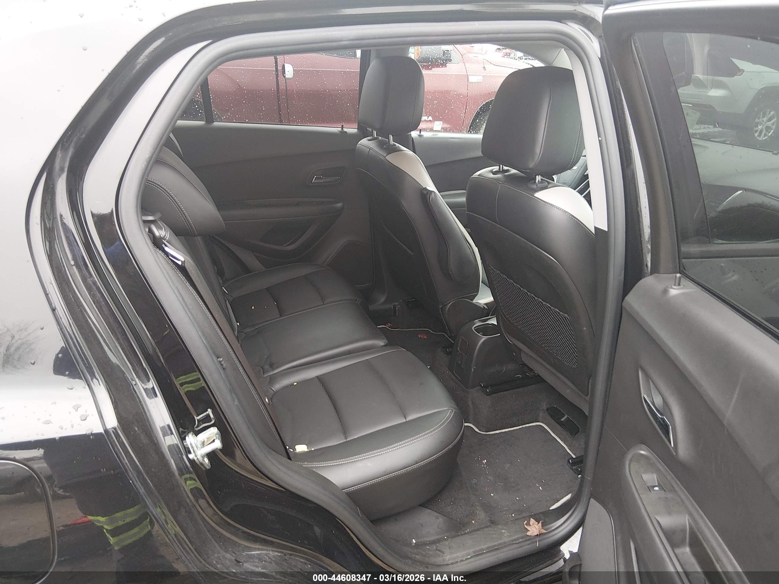 CHEVROLET TRAX image 8