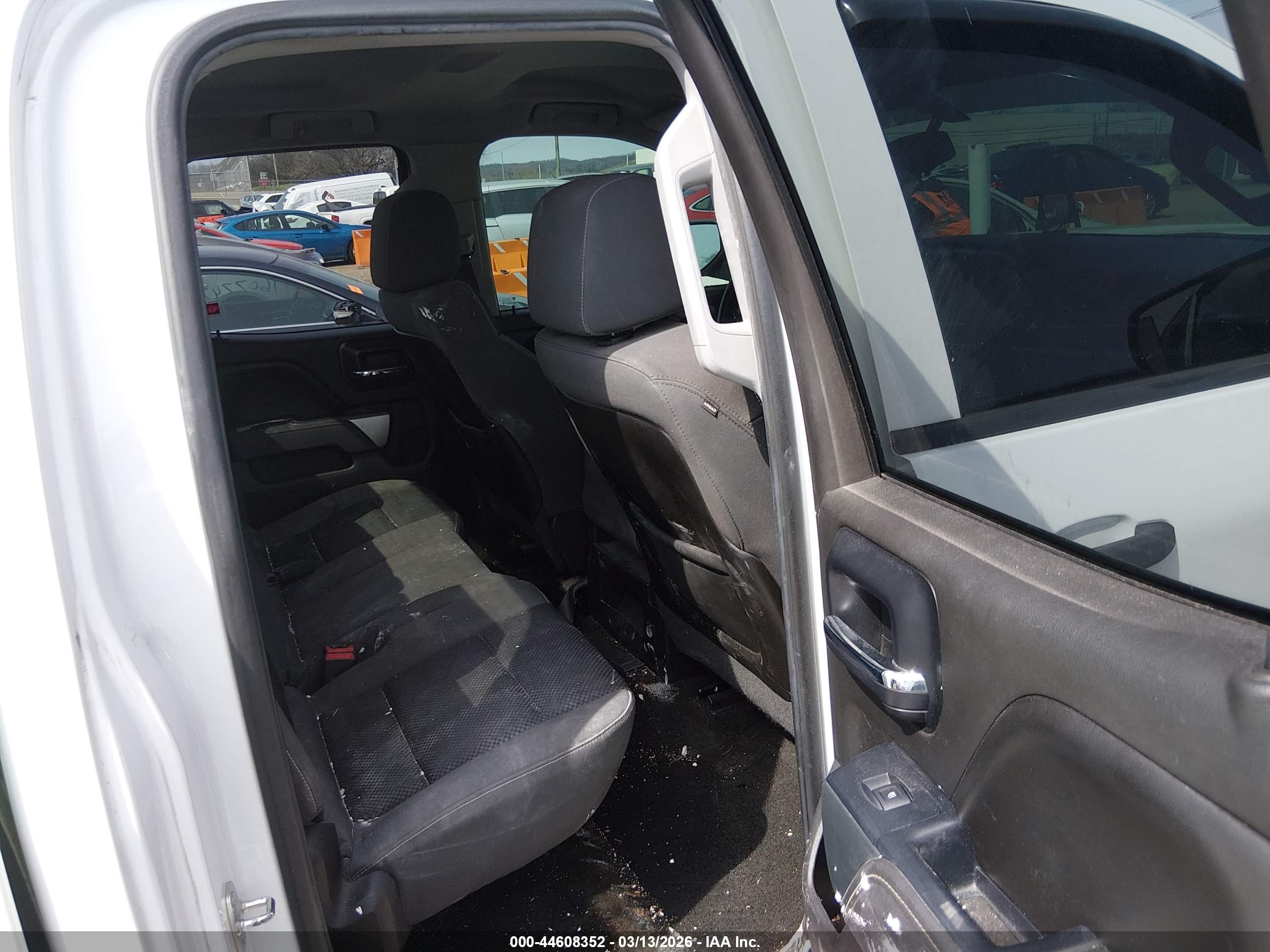 CHEVROLET SILVERADO image 8