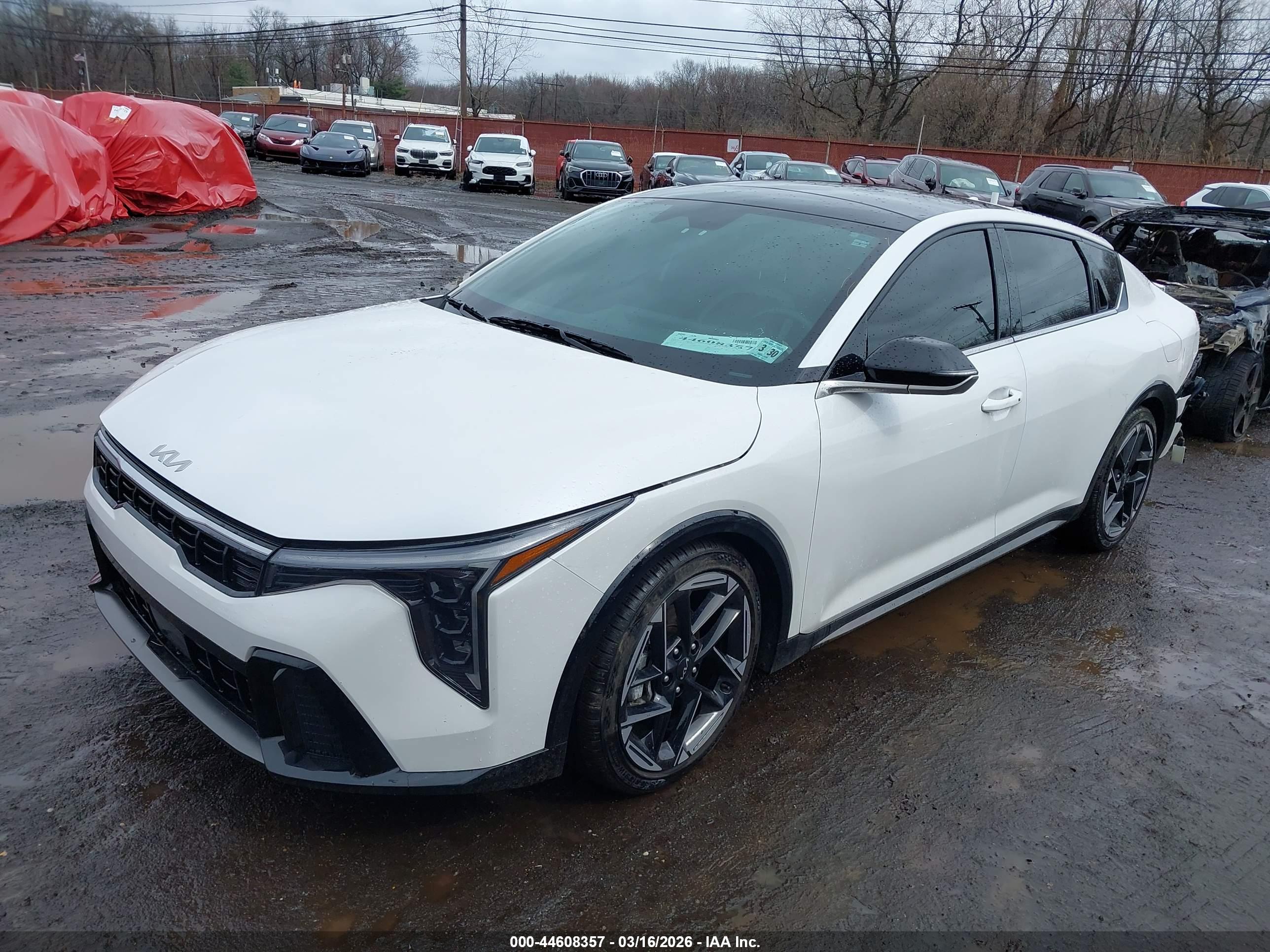 KIA K4 image 2
