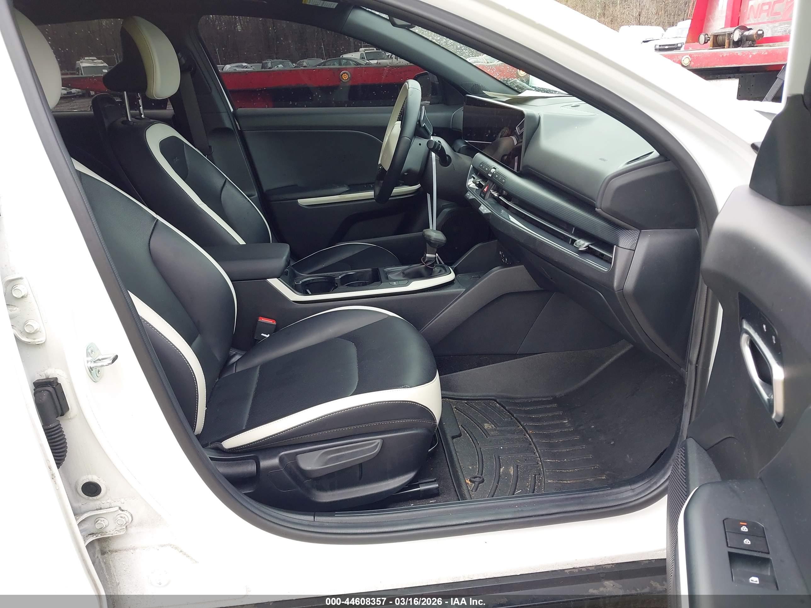 KIA K4 image 5