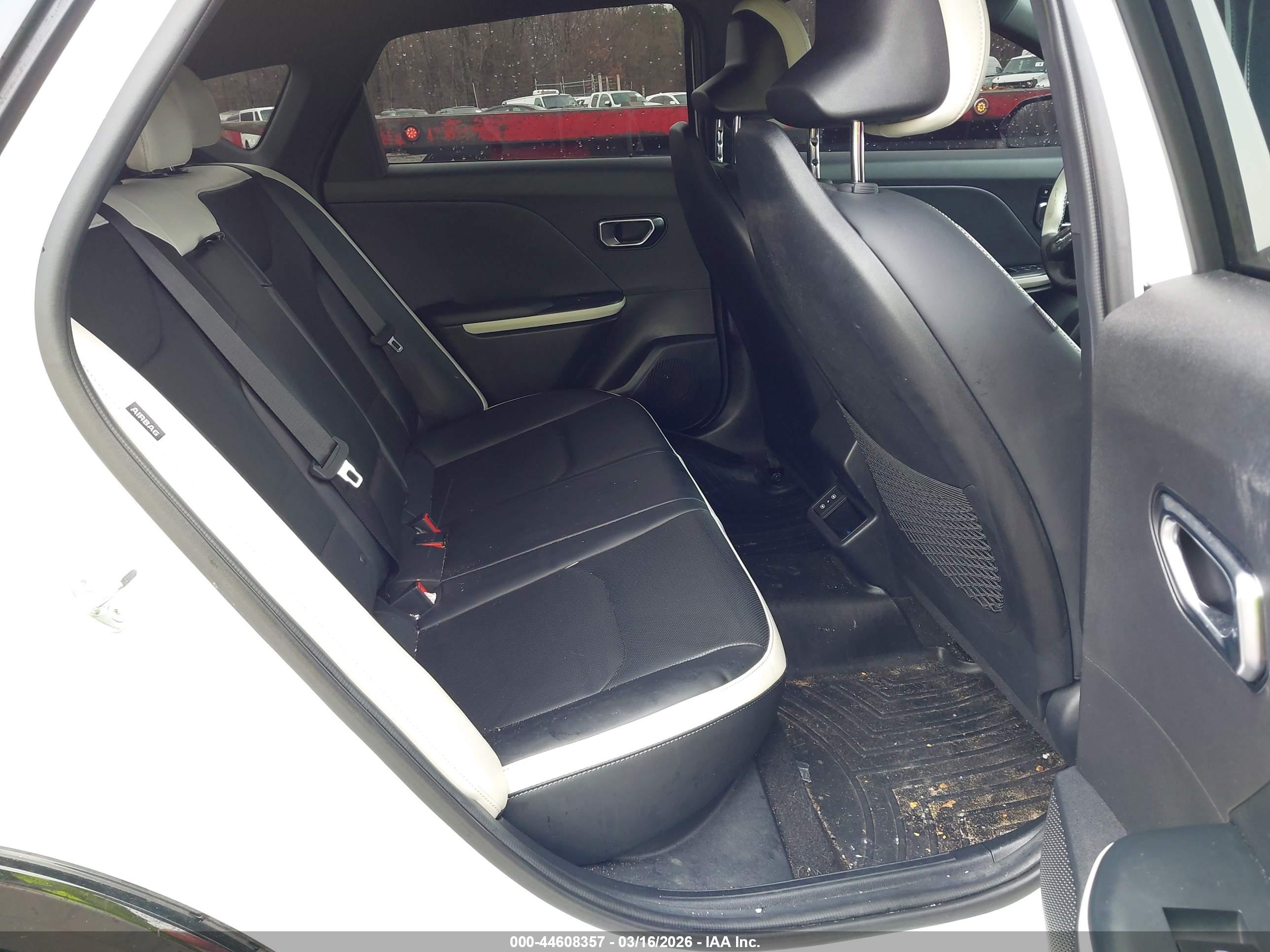 KIA K4 image 8
