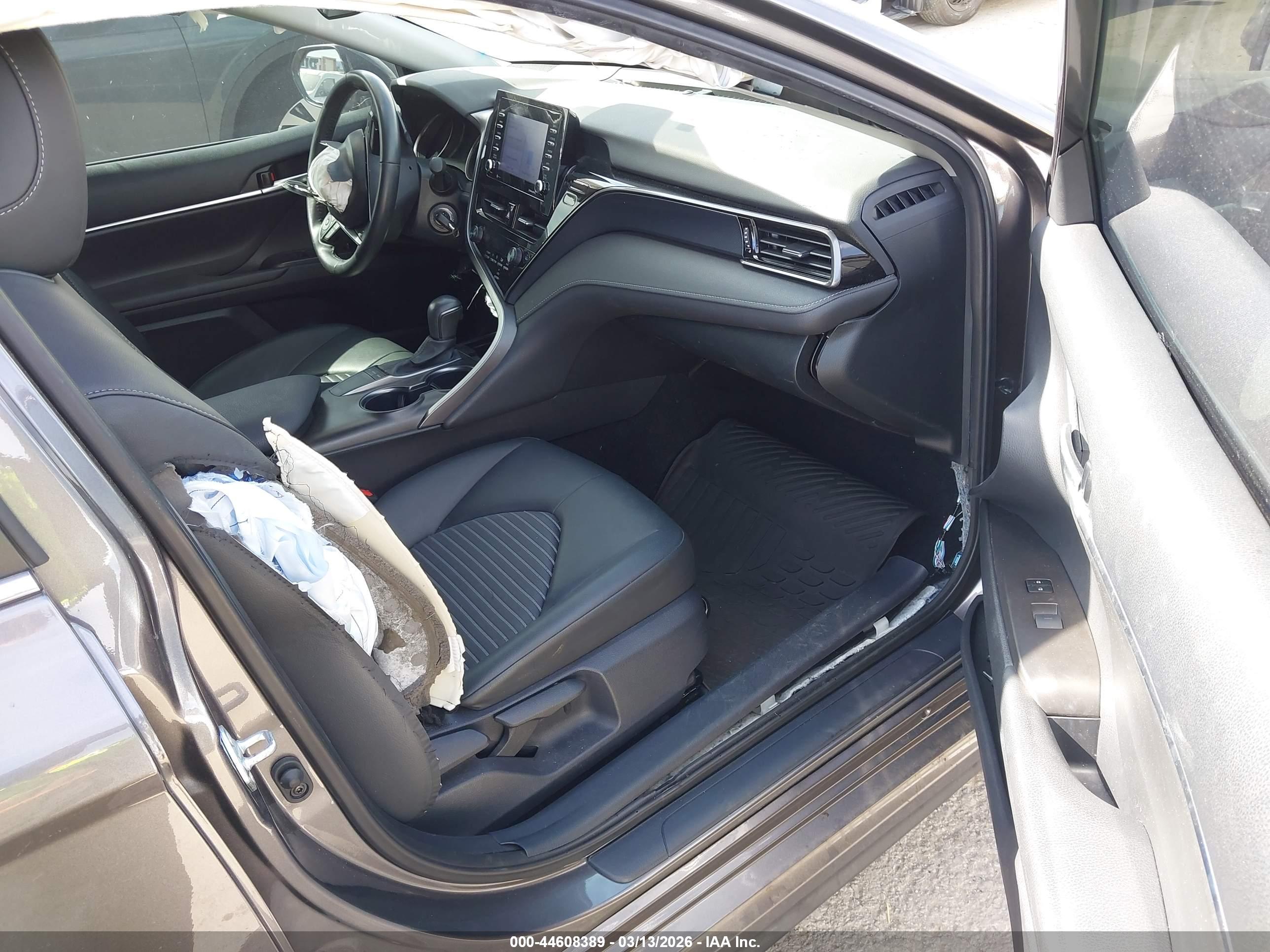 TOYOTA CAMRY image 5