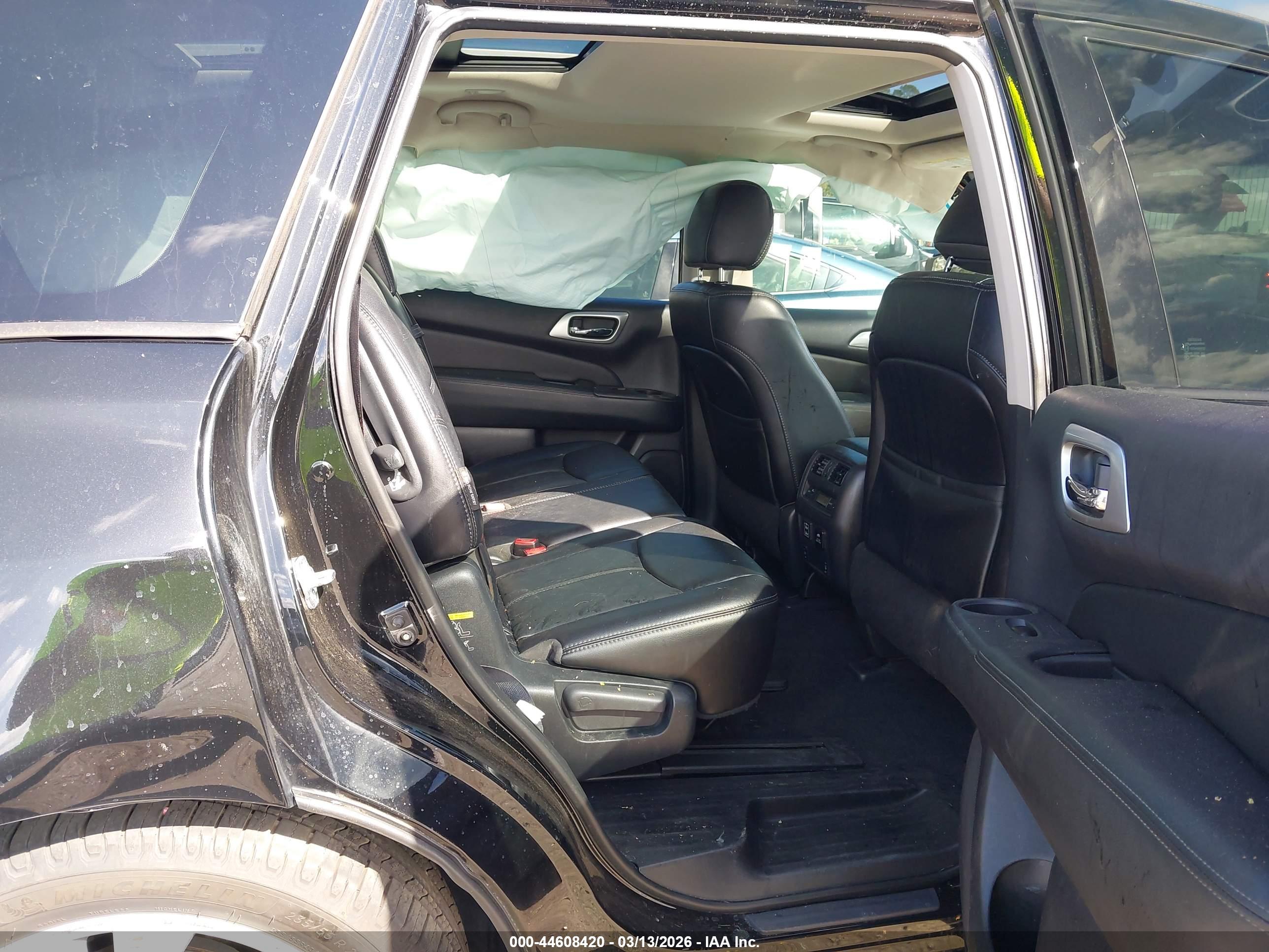 NISSAN PATHFINDER image 8
