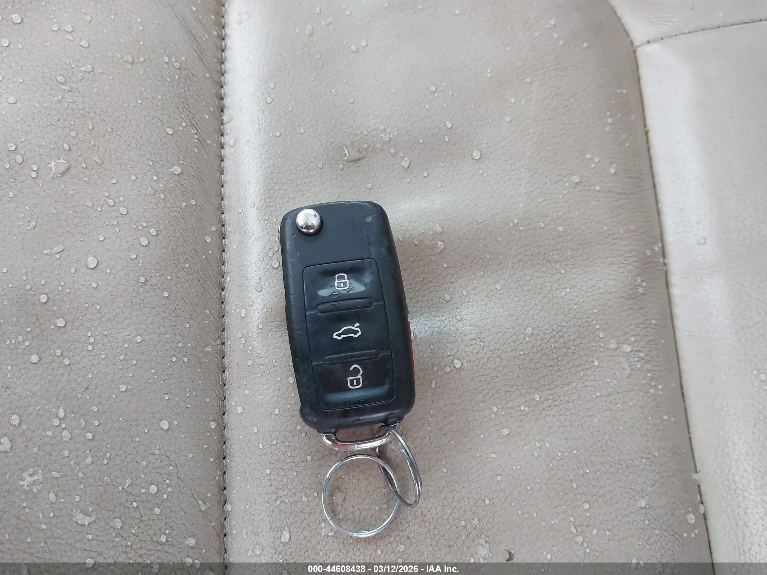 VOLKSWAGEN TIGUAN image 11