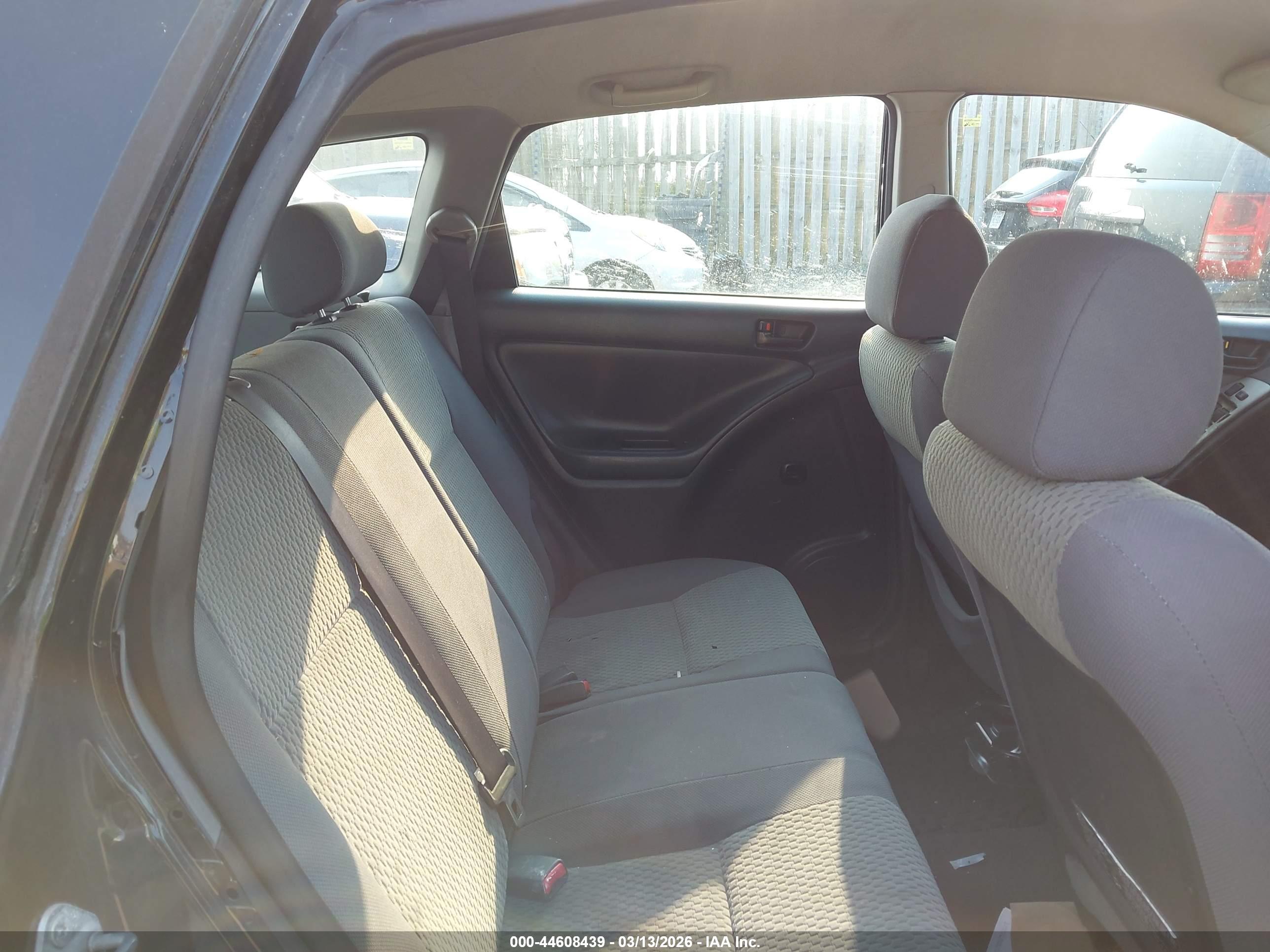 TOYOTA MATRIX image 8