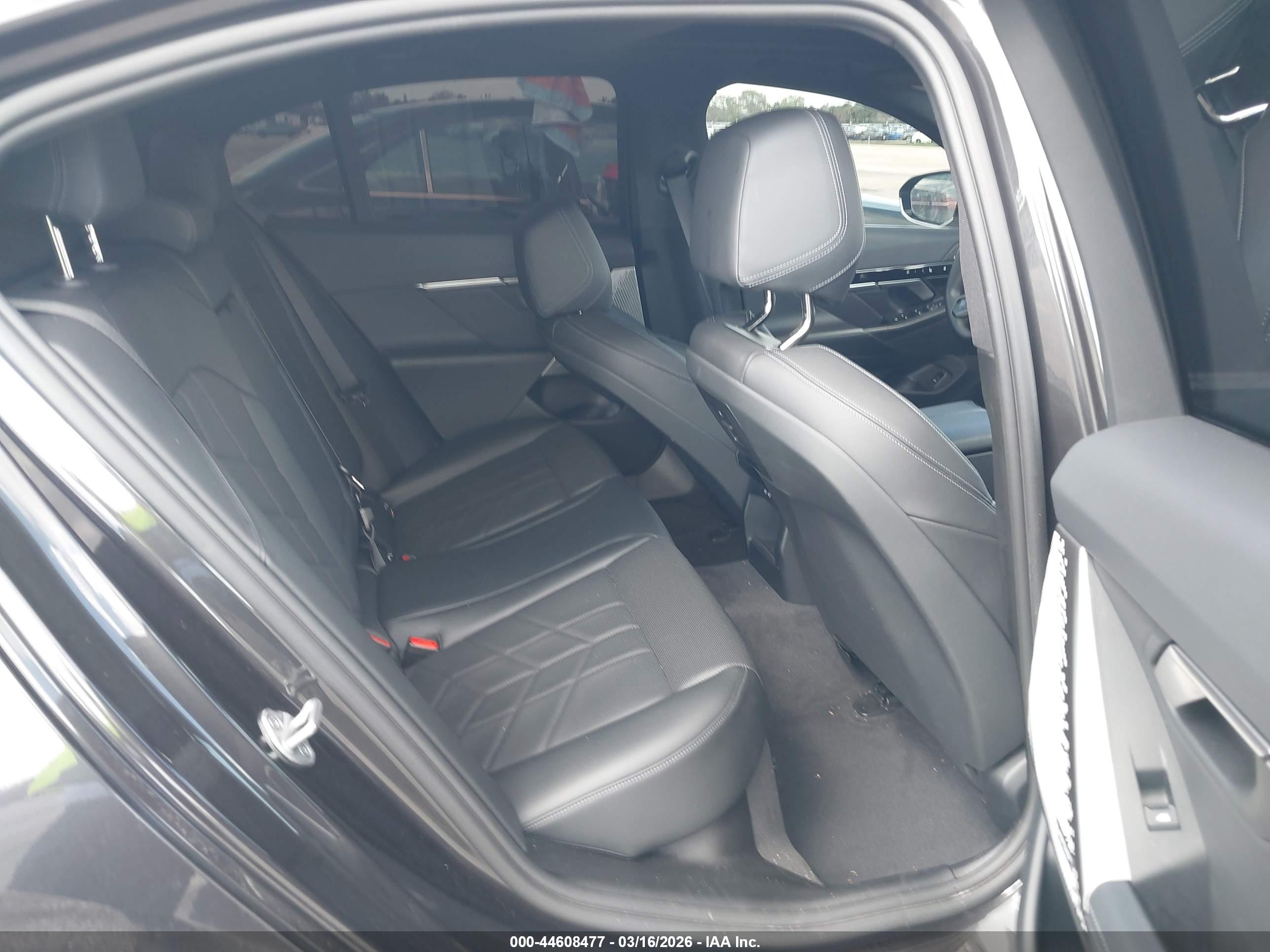 BMW 530I image 8