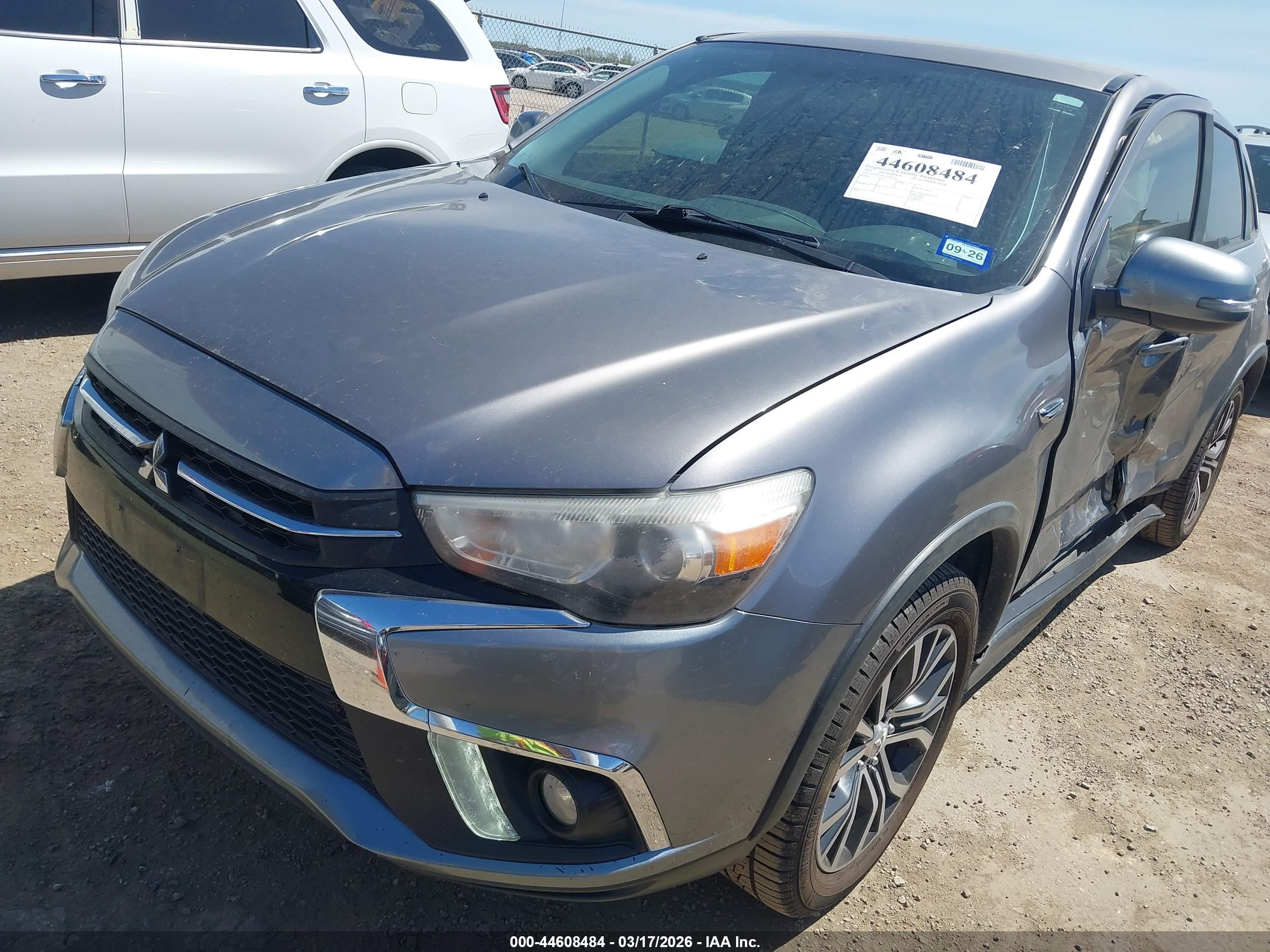 MITSUBISHI OUTLANDER image 2