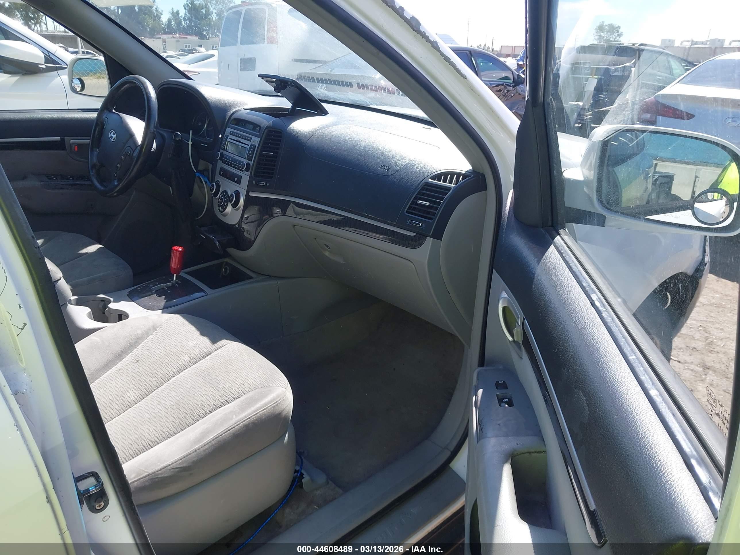 HYUNDAI SANTA image 5