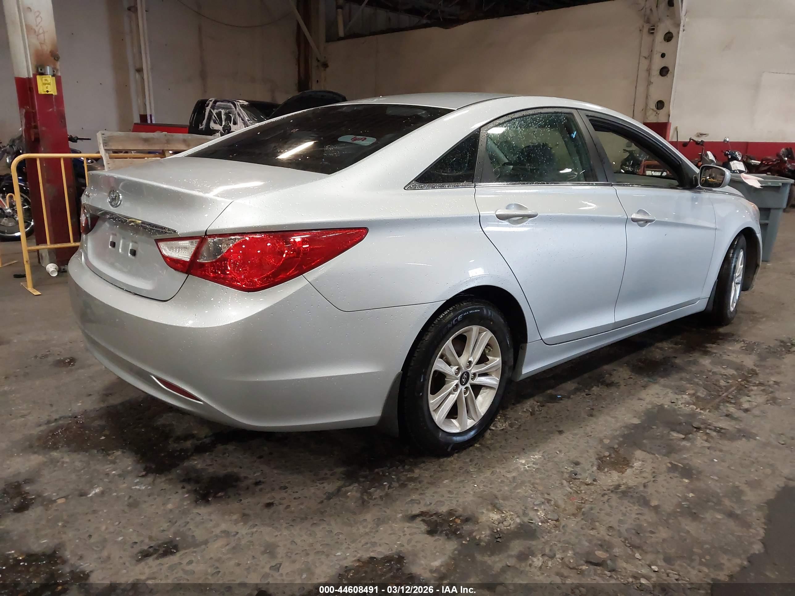 HYUNDAI SONATA image 4