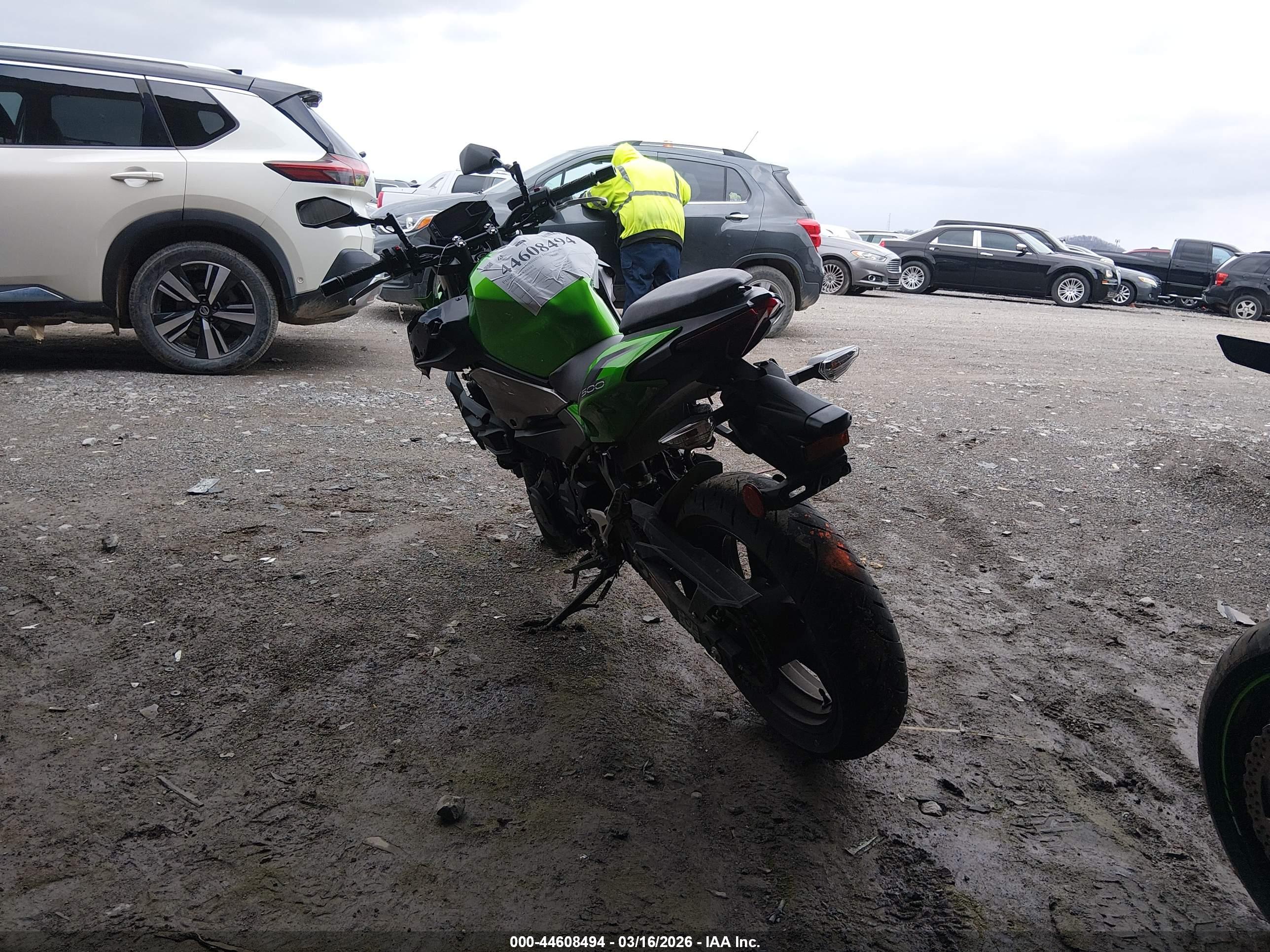 KAWASAKI ER500 image 3