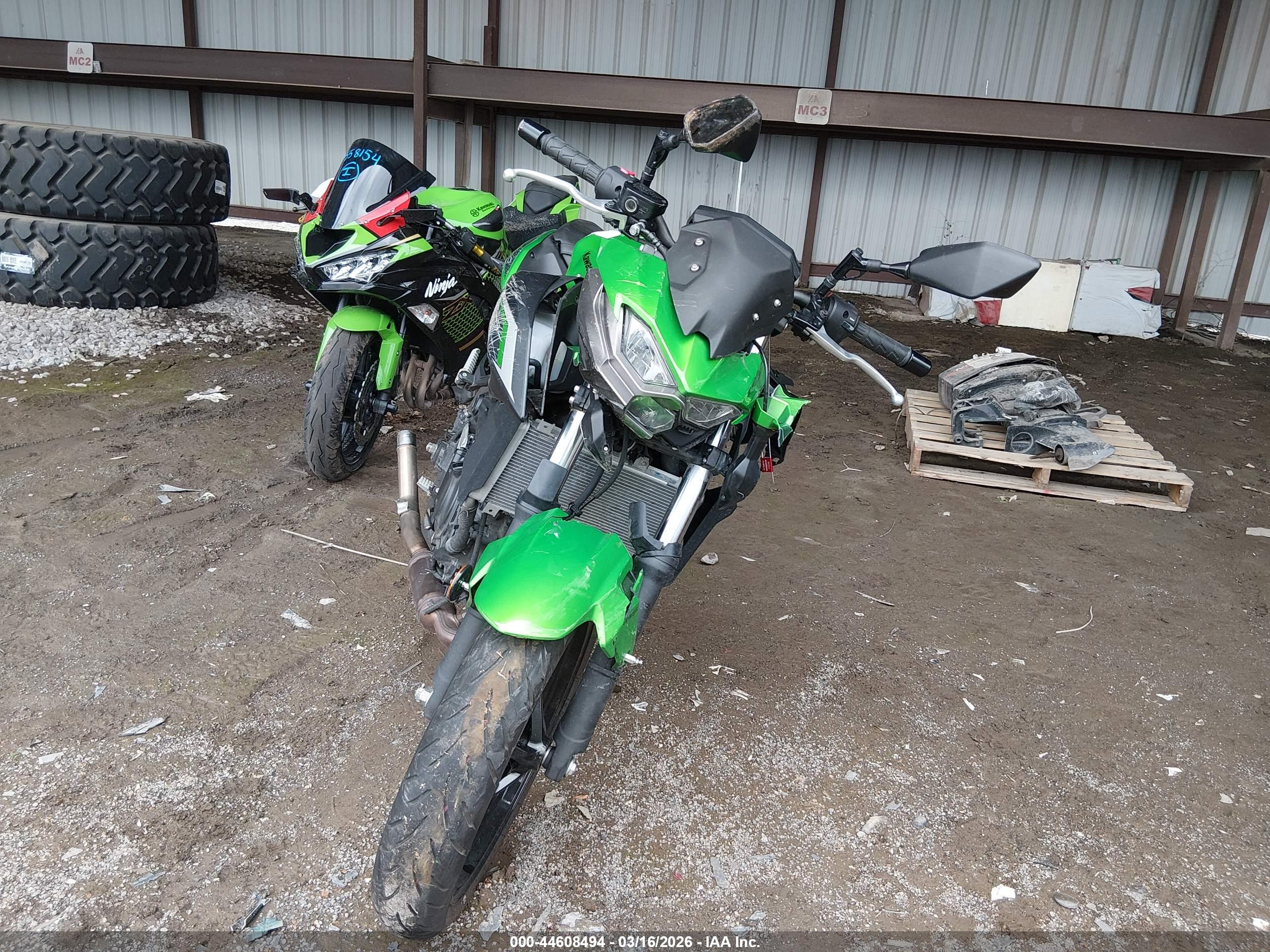 KAWASAKI ER500 image 5