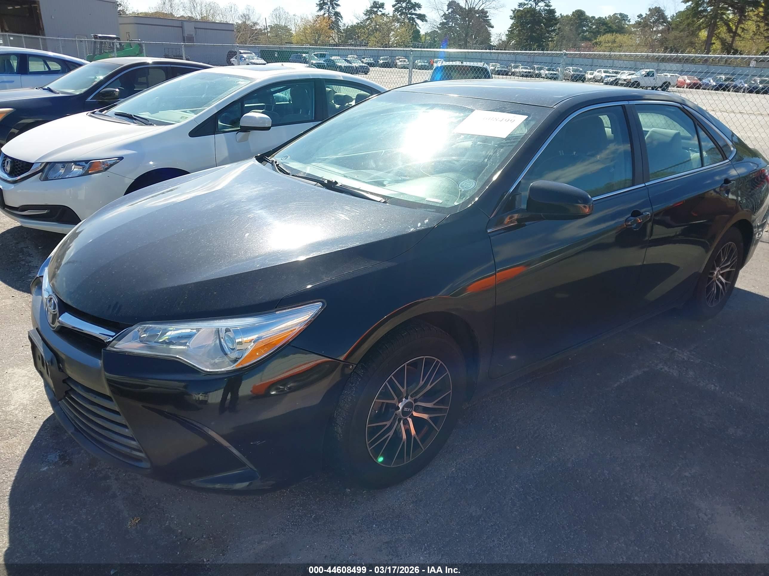 TOYOTA CAMRY image 2