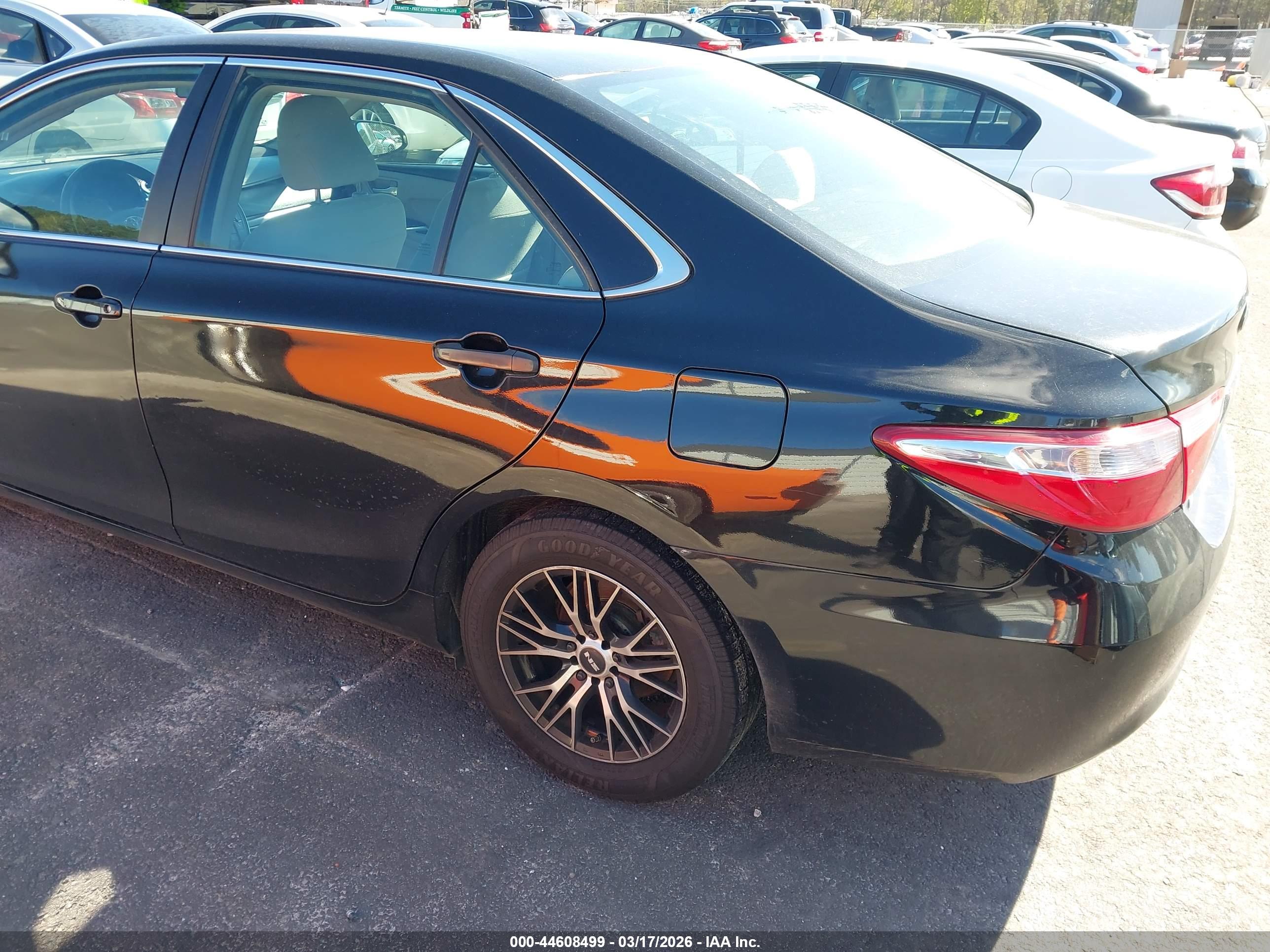 TOYOTA CAMRY image 3