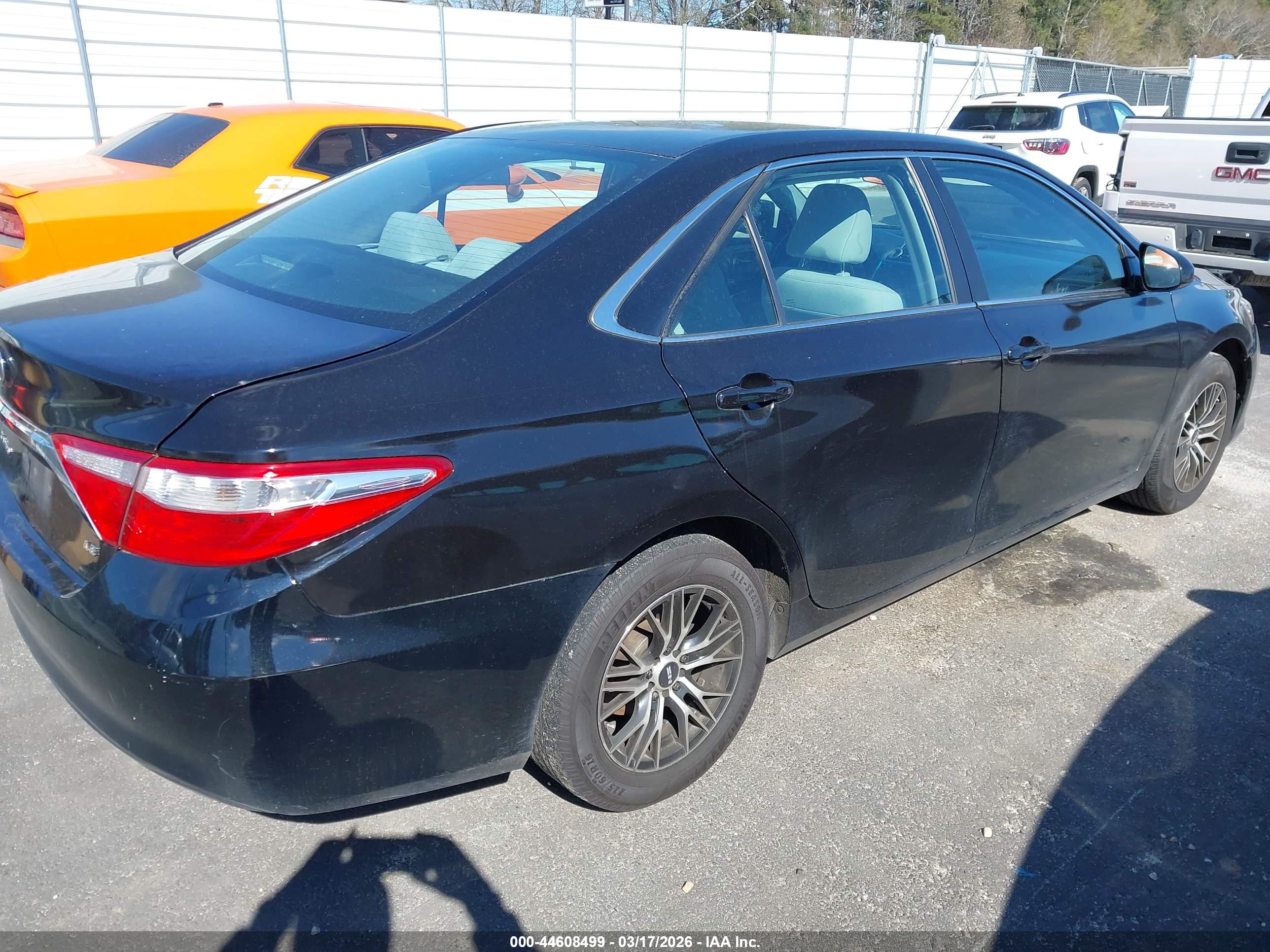 TOYOTA CAMRY image 4