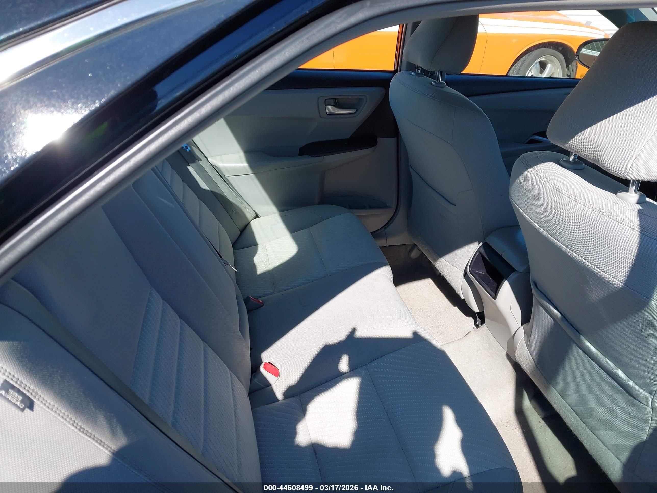 TOYOTA CAMRY image 8