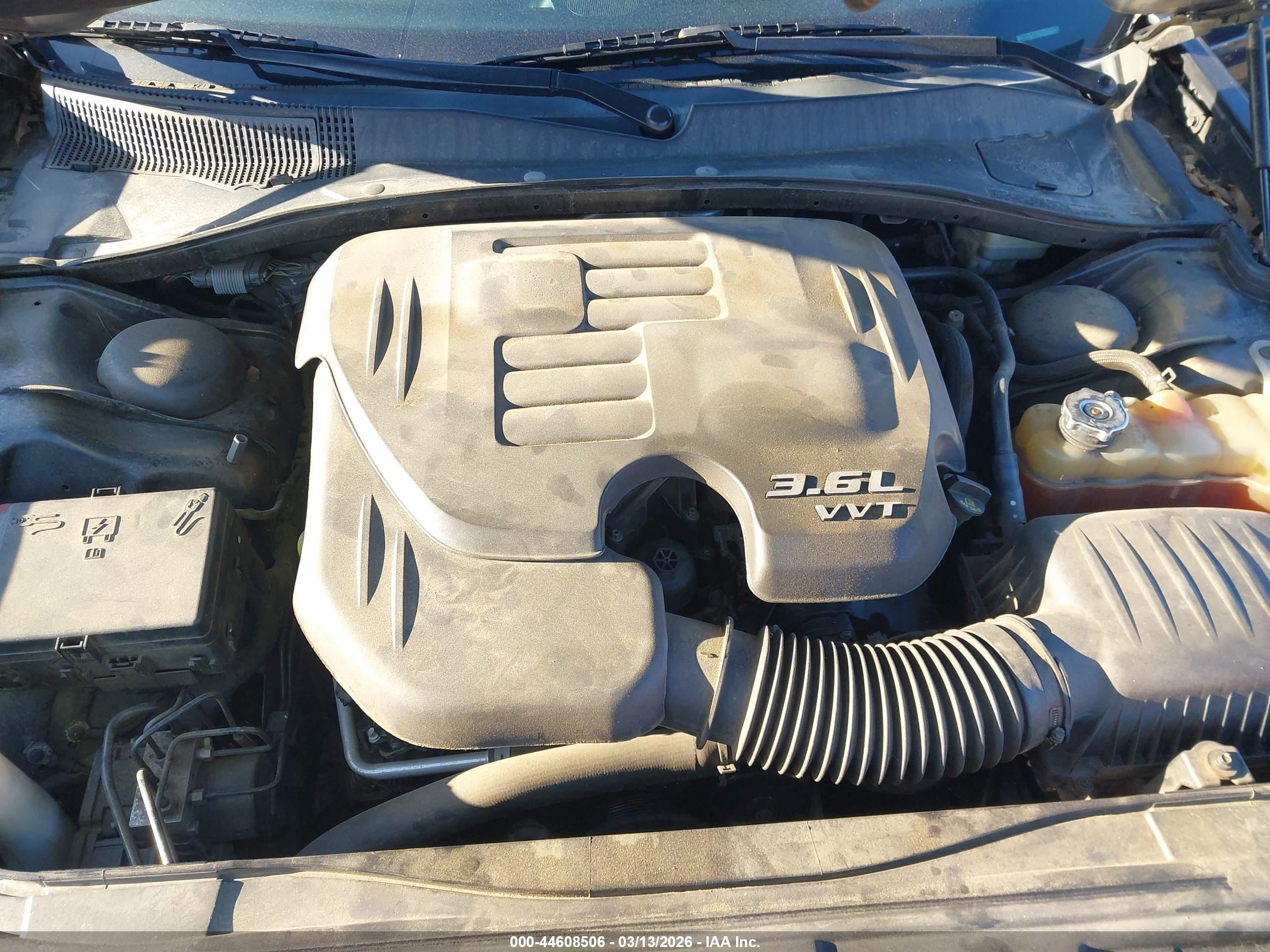 CHRYSLER 300C image 10