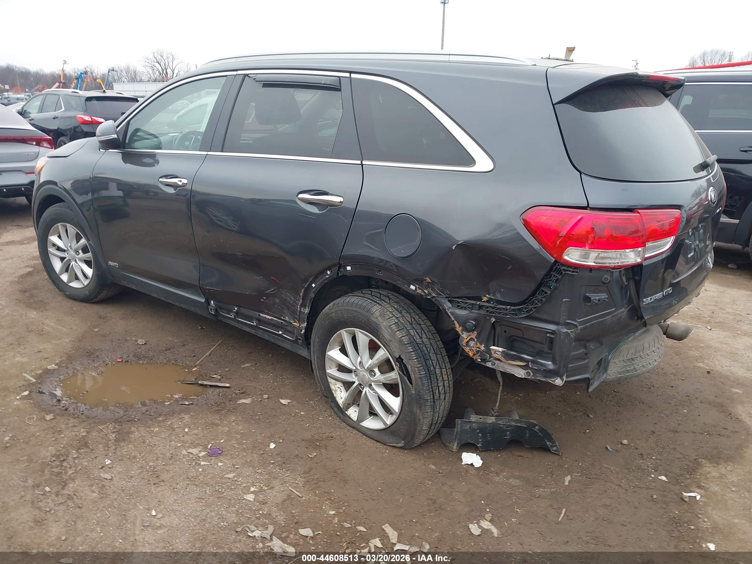 KIA SORENTO image 3