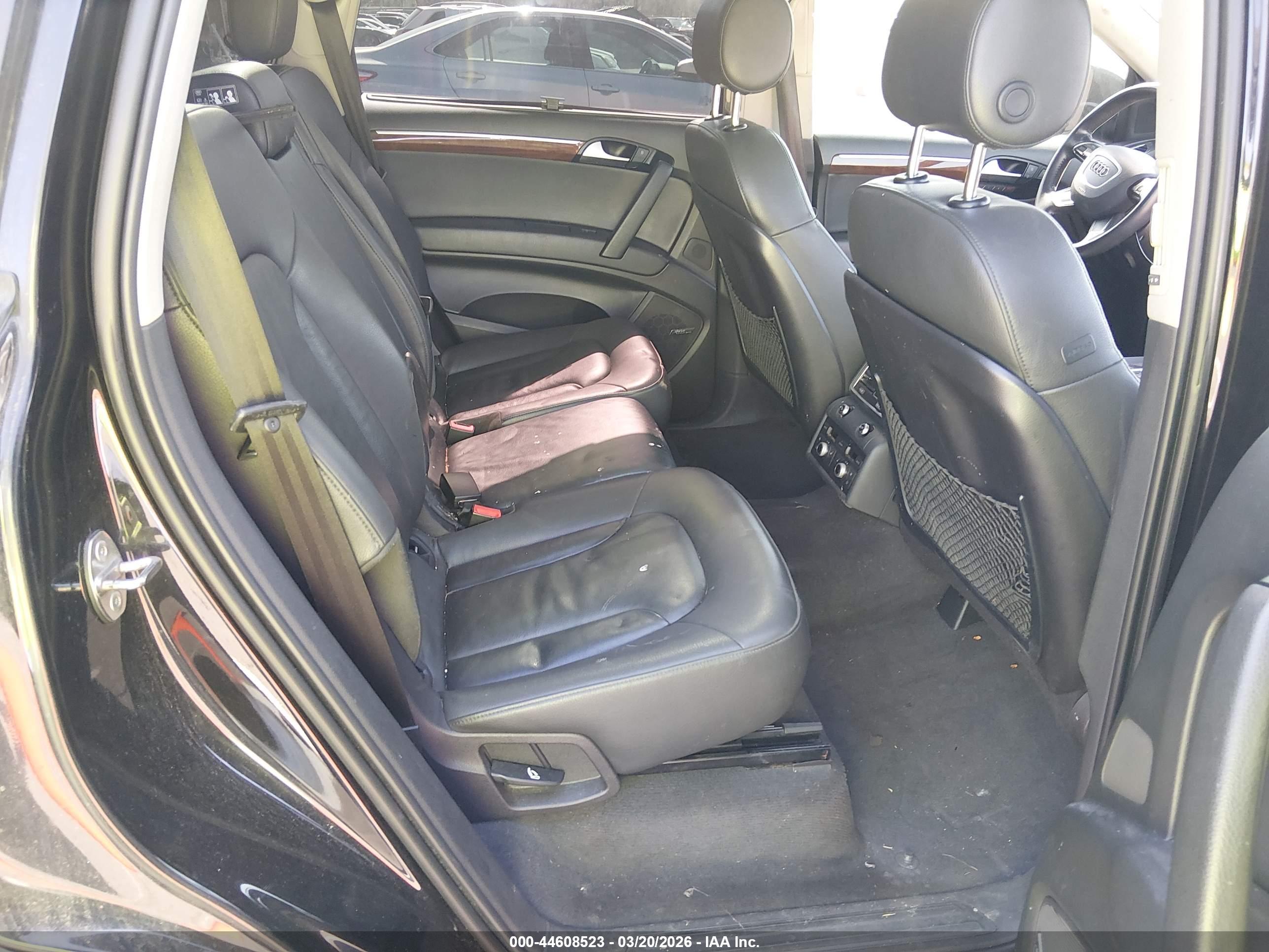 AUDI Q7 image 8