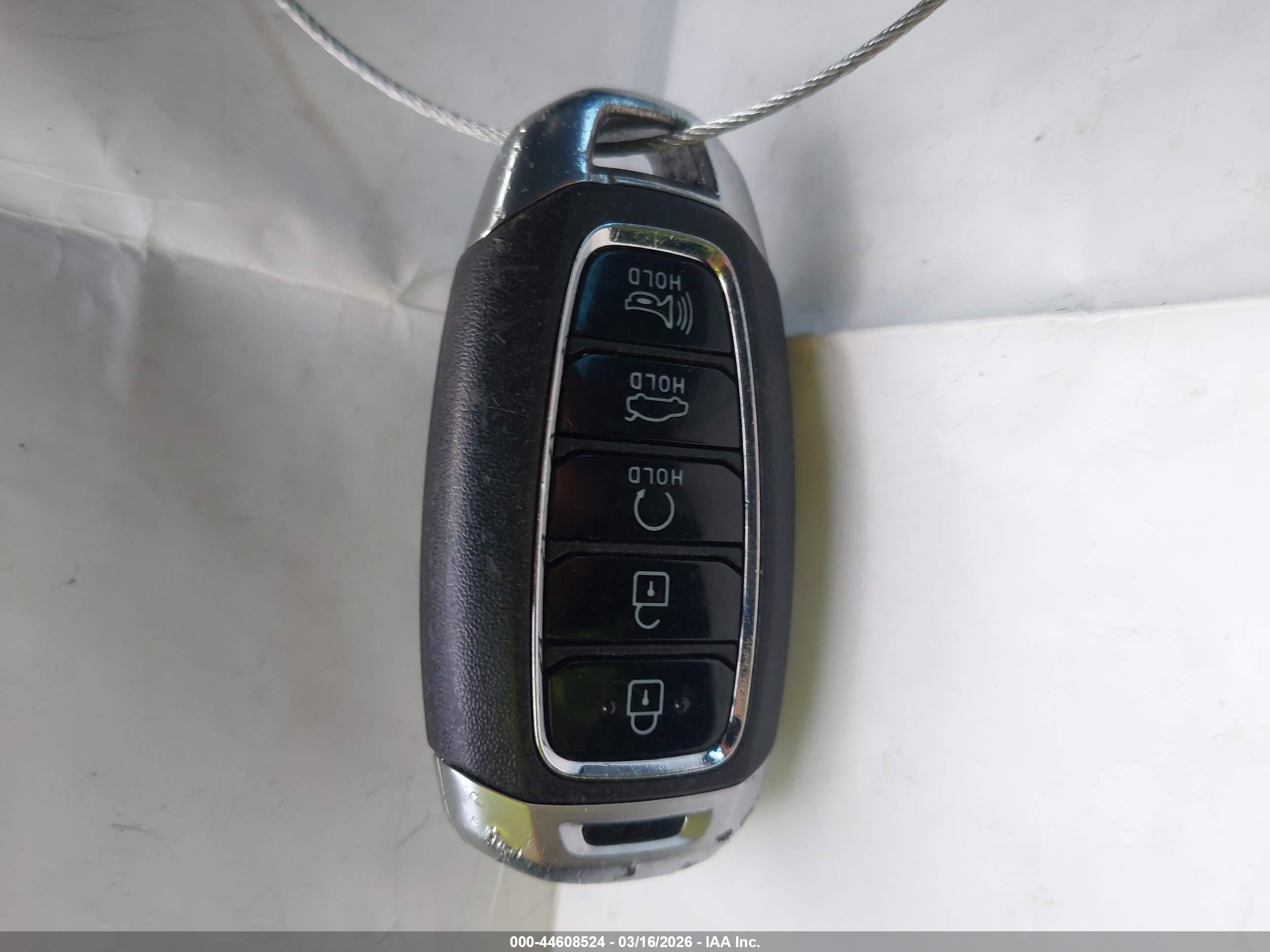 HYUNDAI ELANTRA image 11