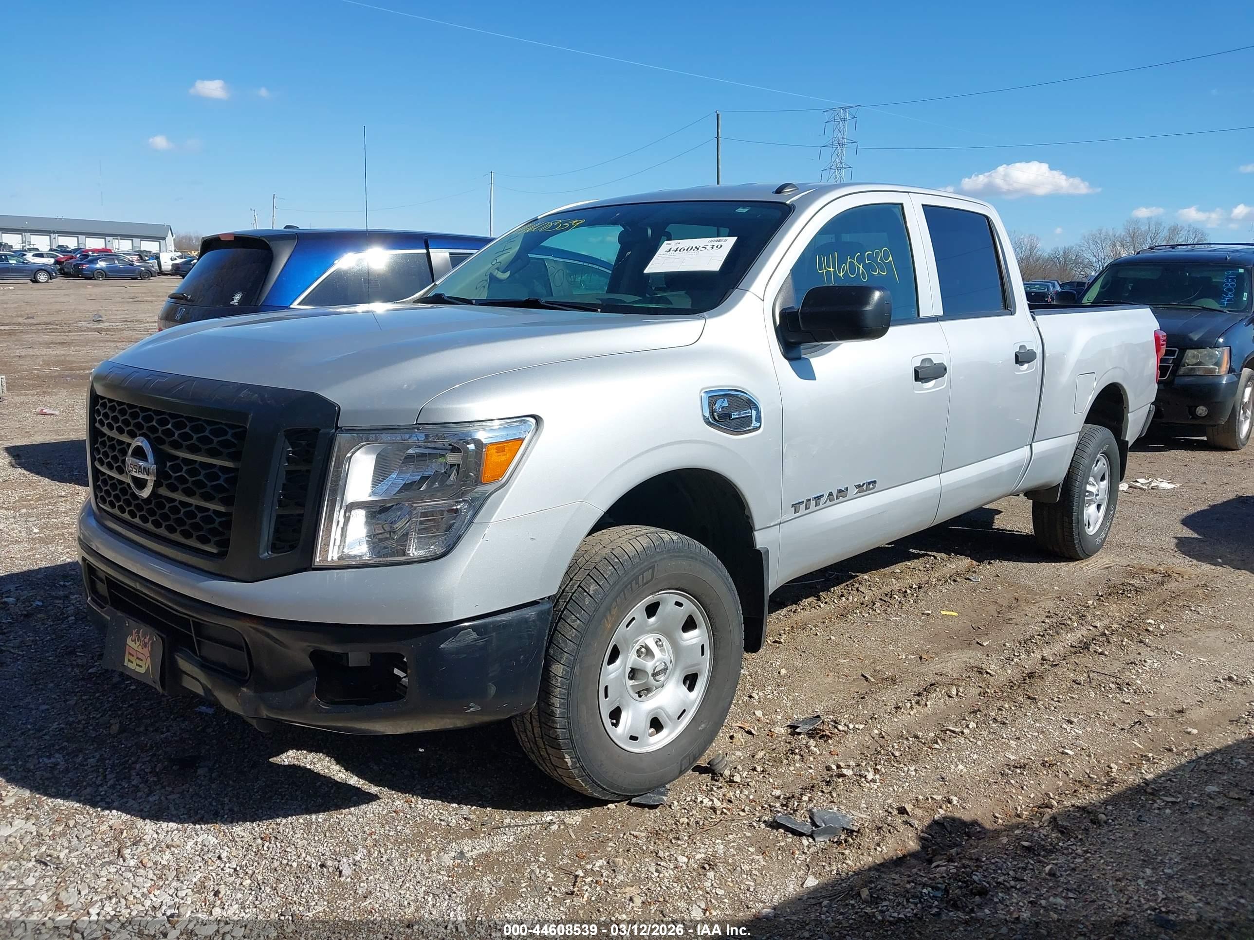 NISSAN TITAN image 2