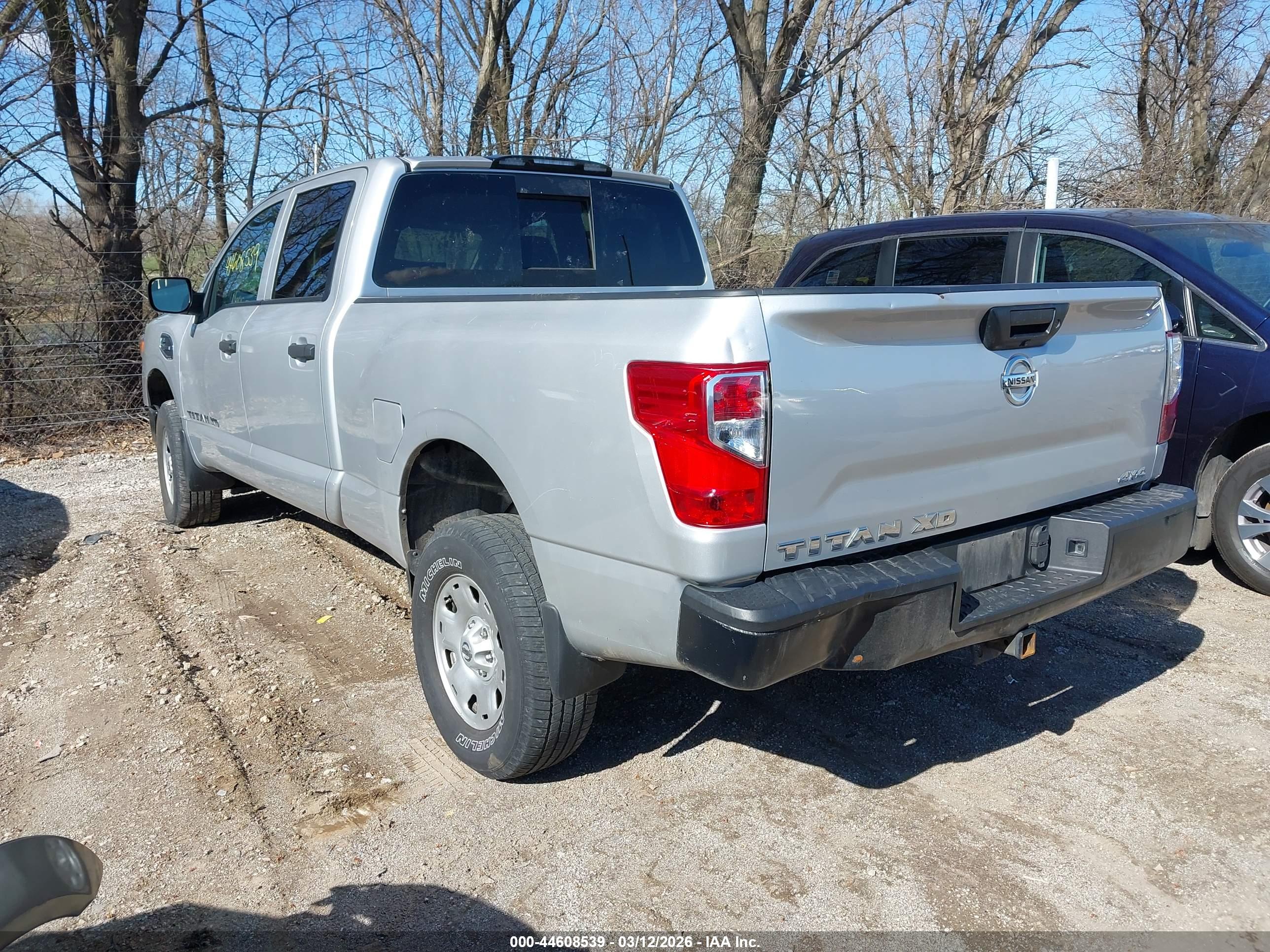 NISSAN TITAN image 3