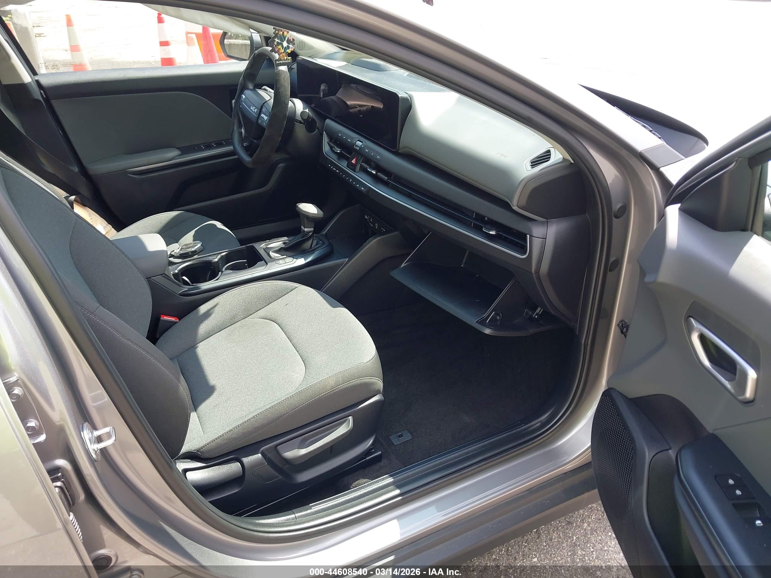 KIA K4 image 5