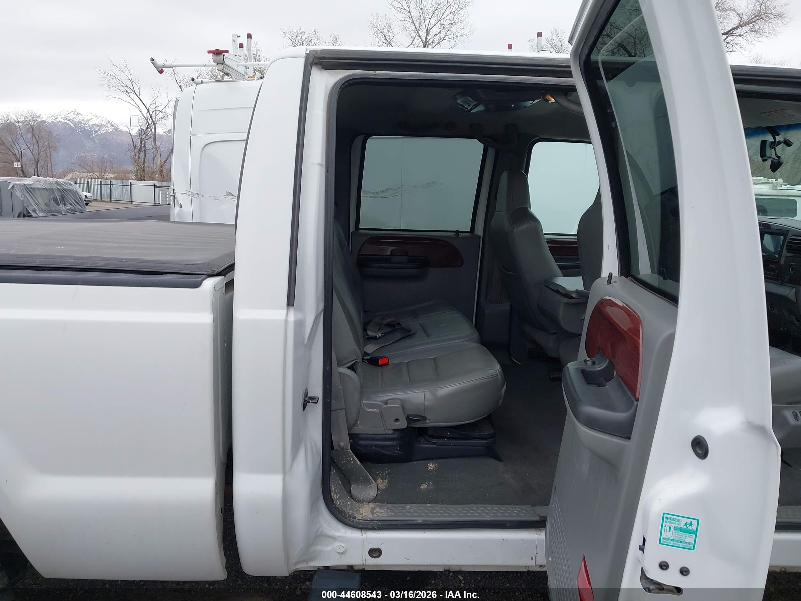 FORD F-350 image 8