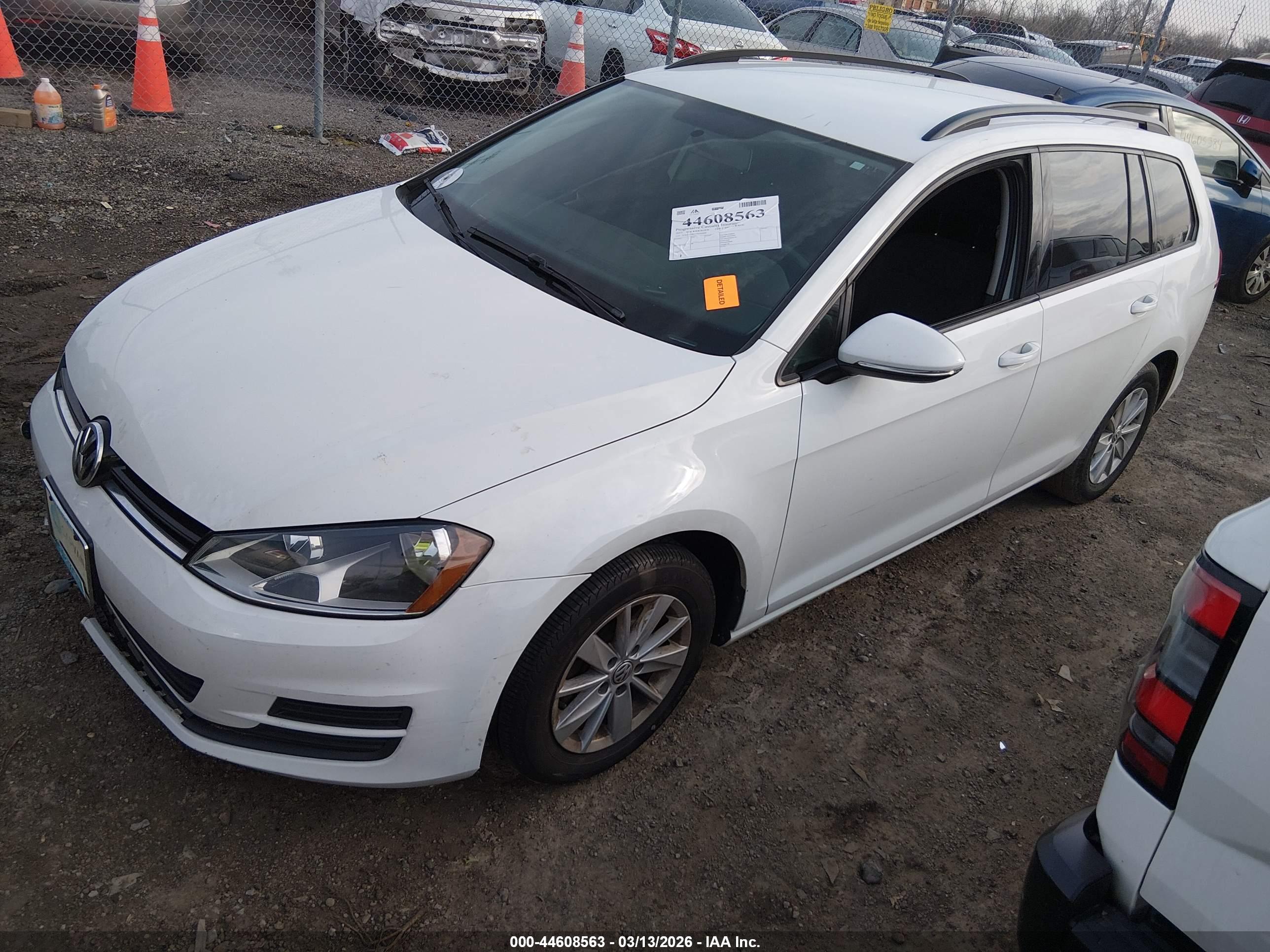 VOLKSWAGEN GOLF image 2
