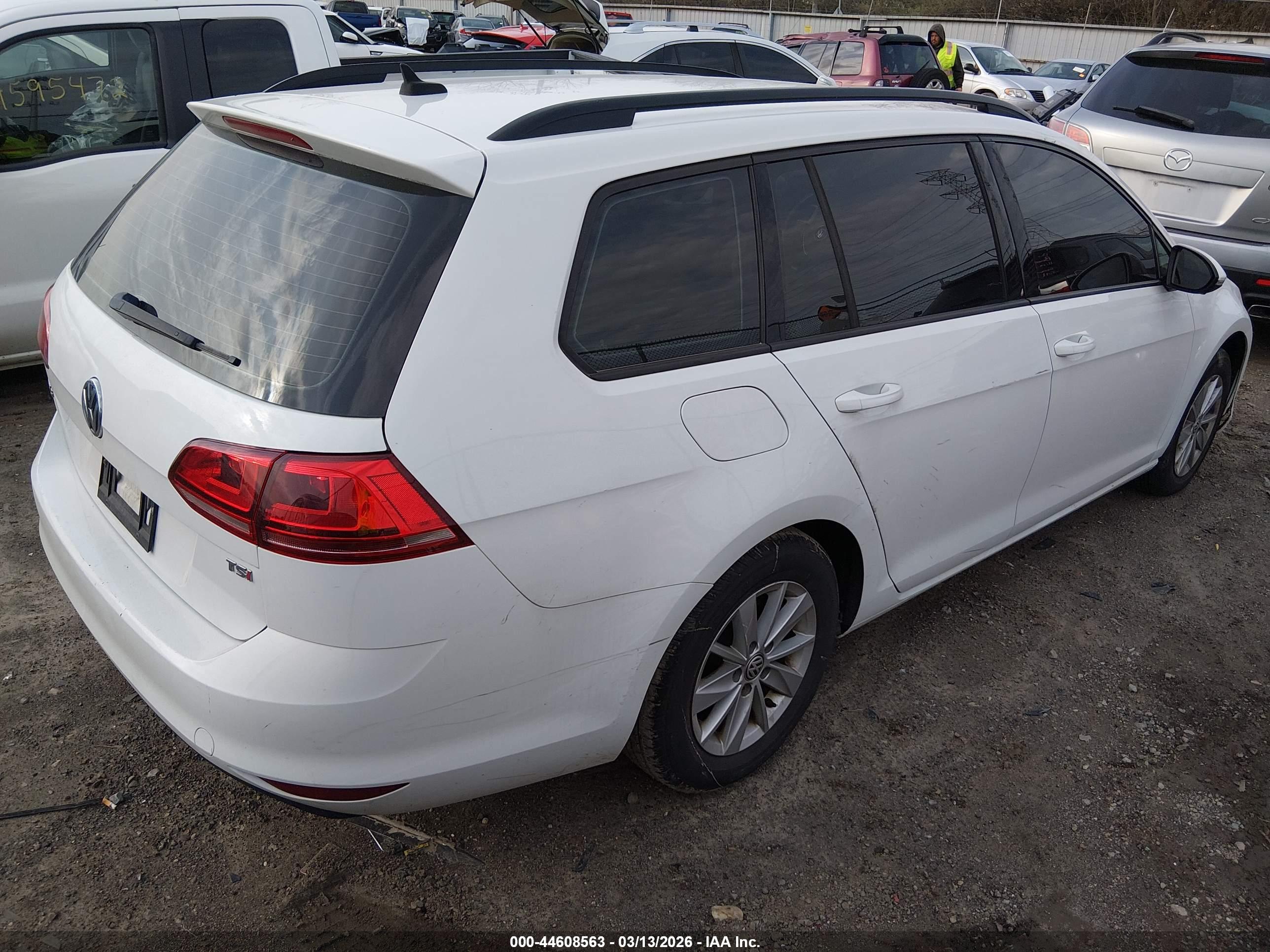 VOLKSWAGEN GOLF image 4