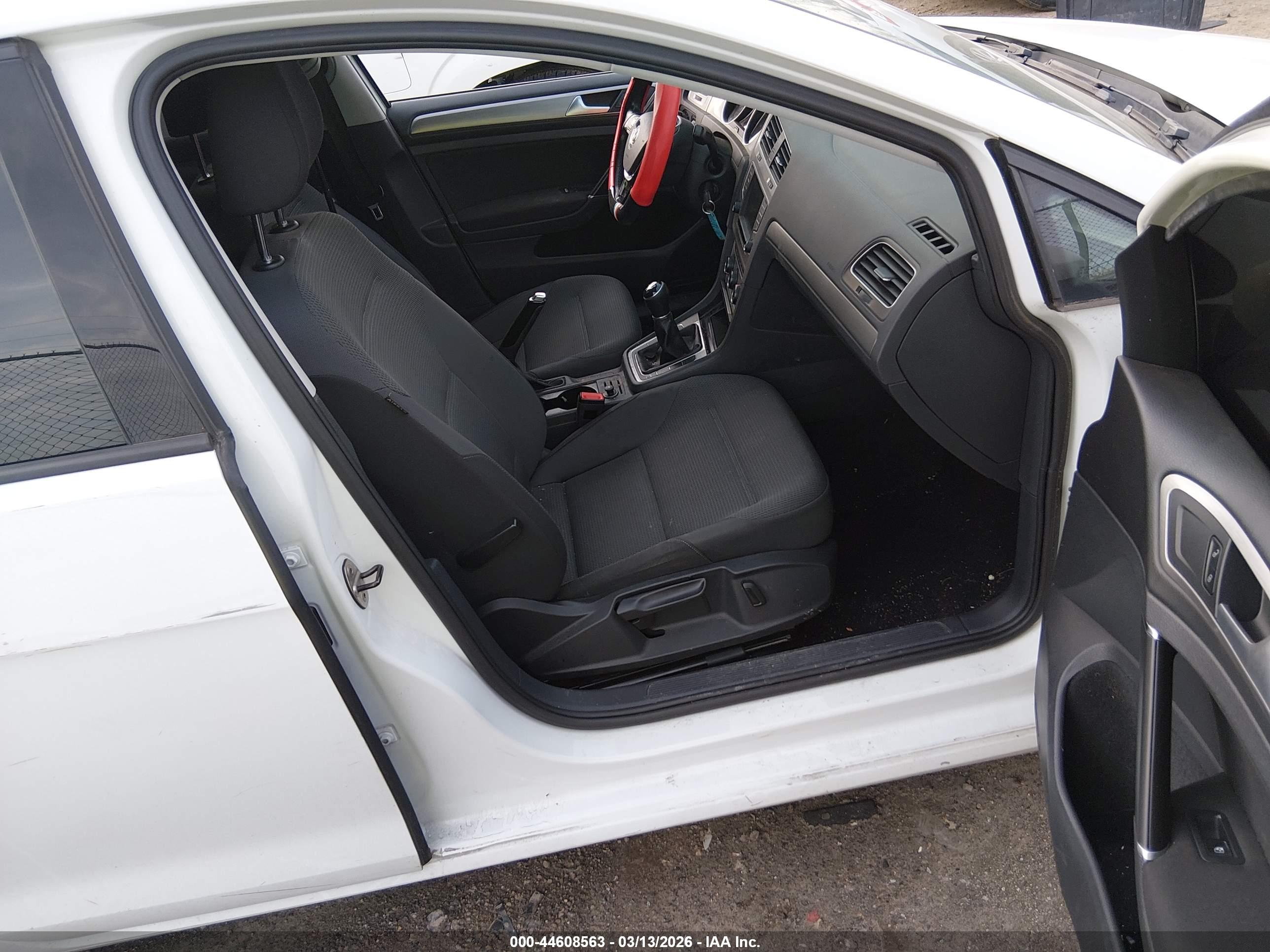 VOLKSWAGEN GOLF image 5
