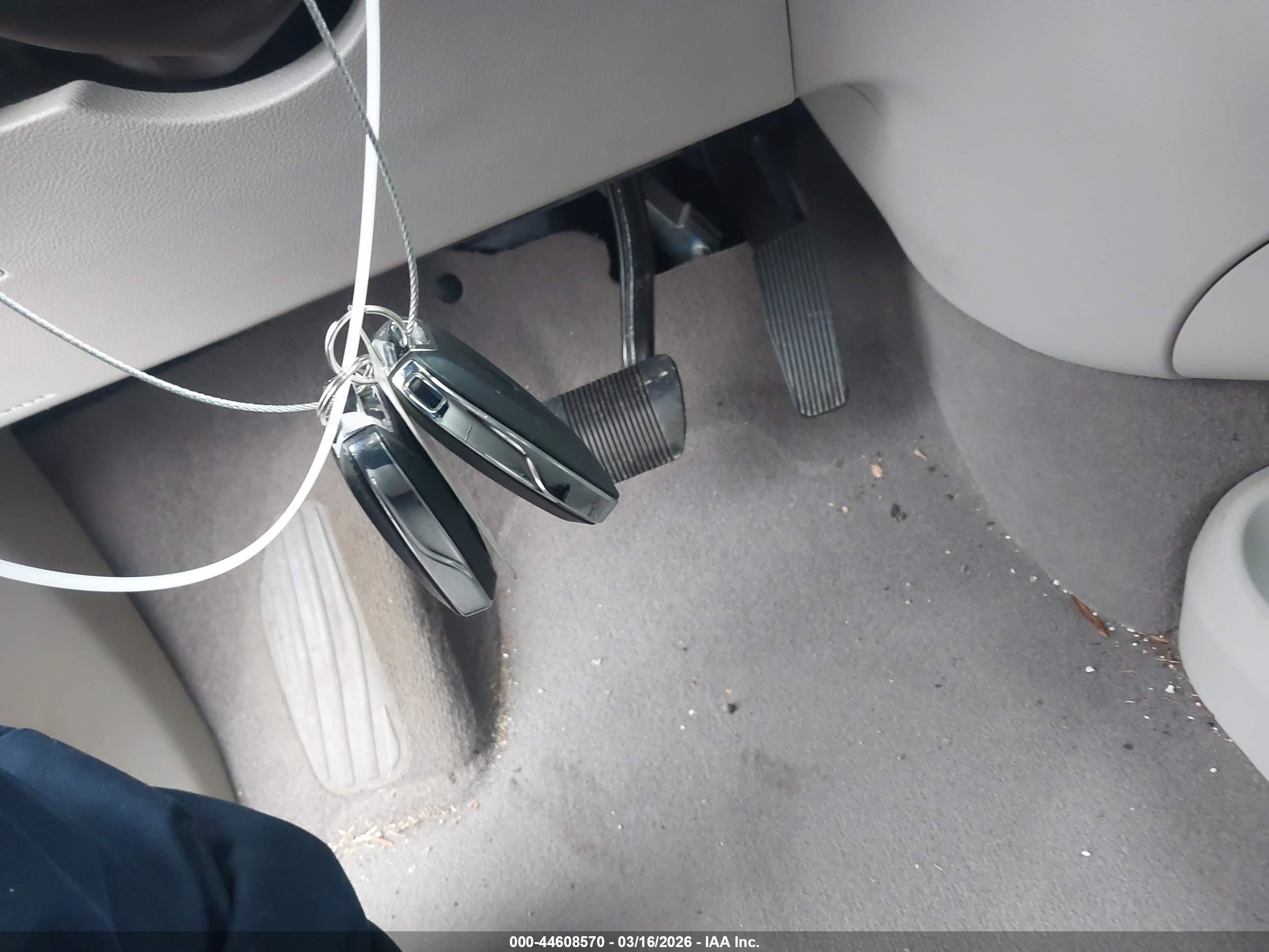 CHRYSLER PACIFICA image 11