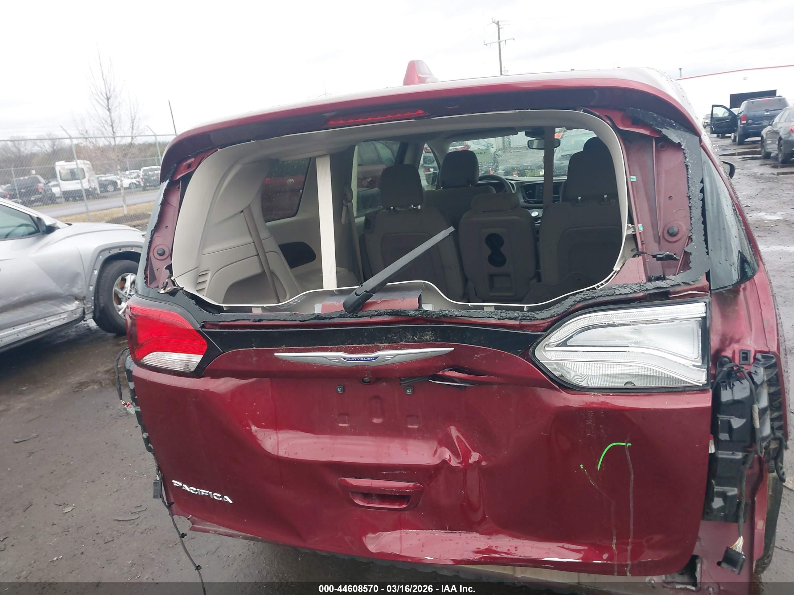 CHRYSLER PACIFICA image 6