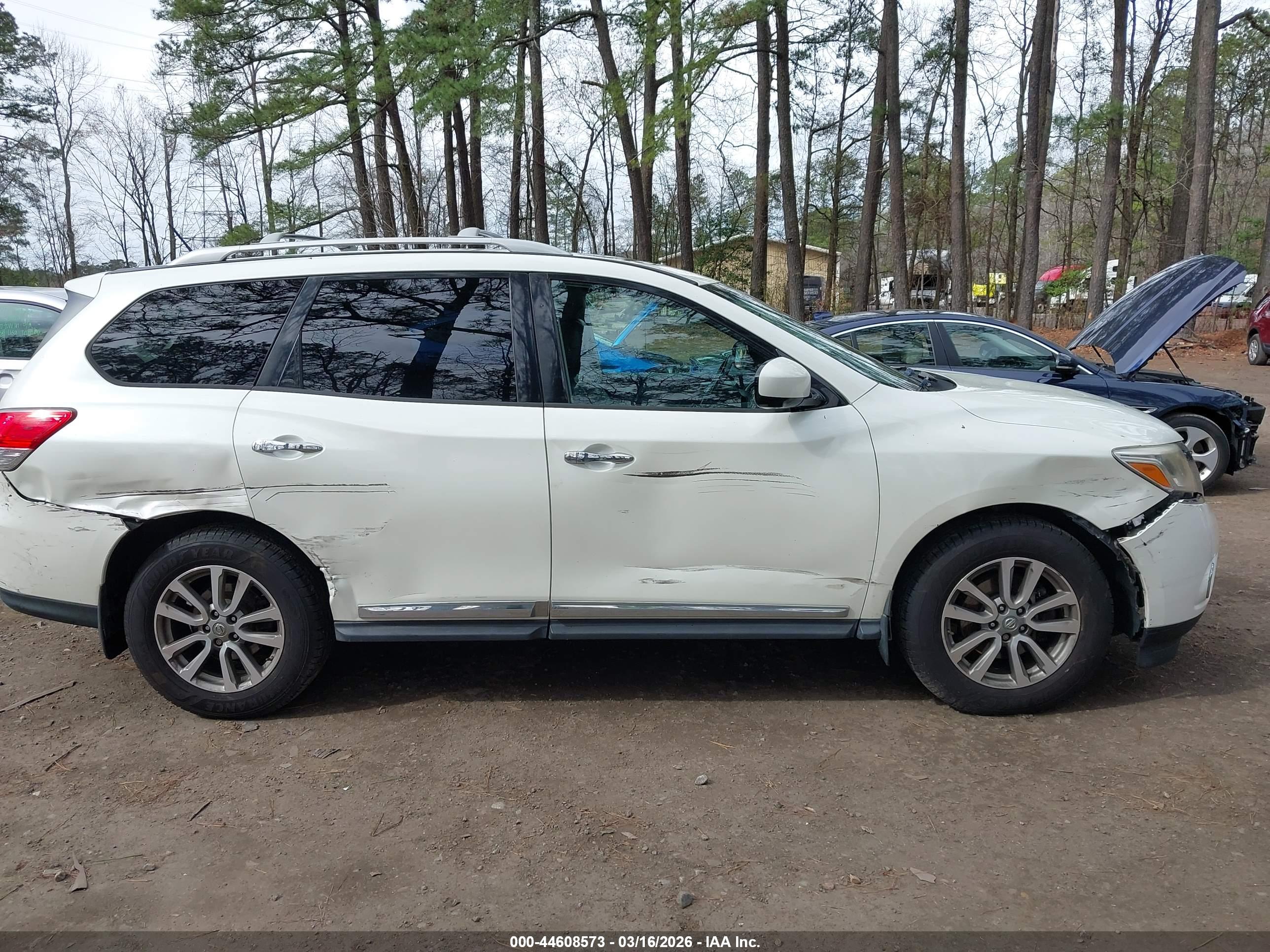 NISSAN PATHFINDER image 6