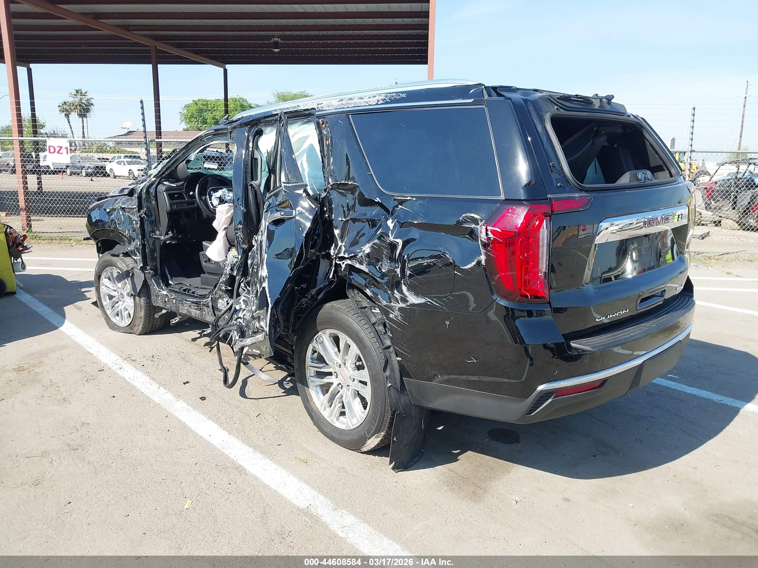 GMC YUKON image 3