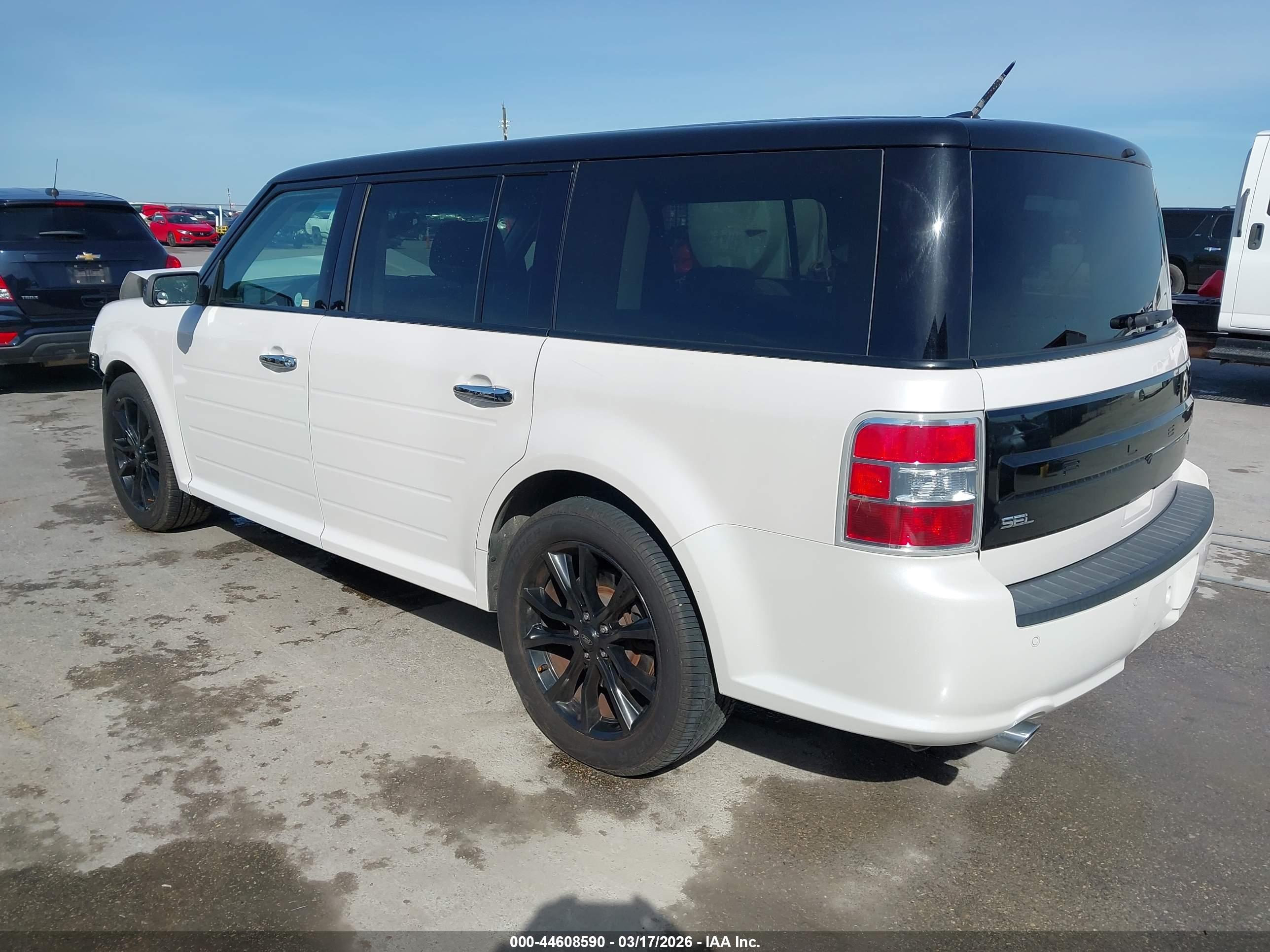 FORD FLEX image 3