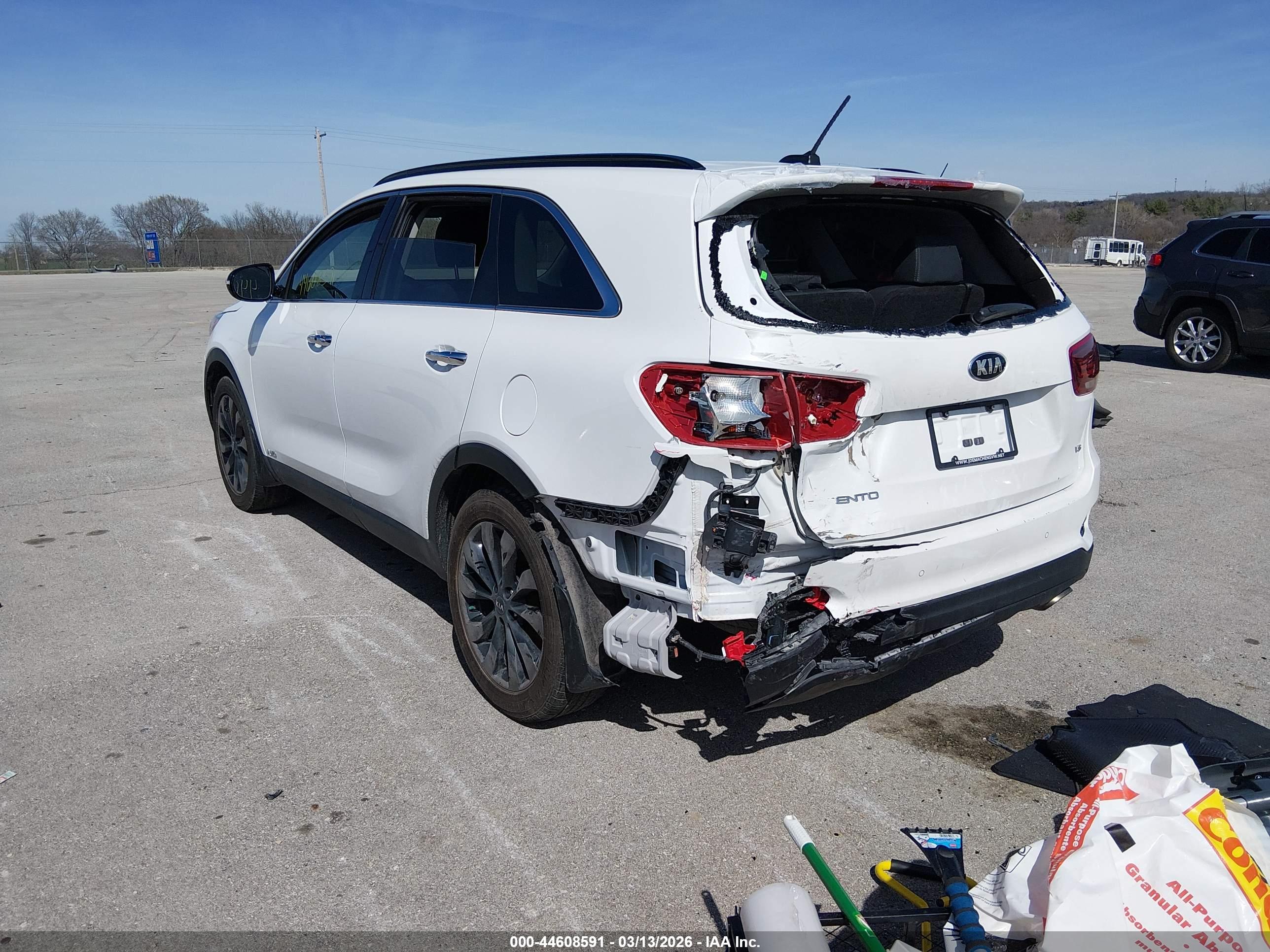 KIA SORENTO image 3