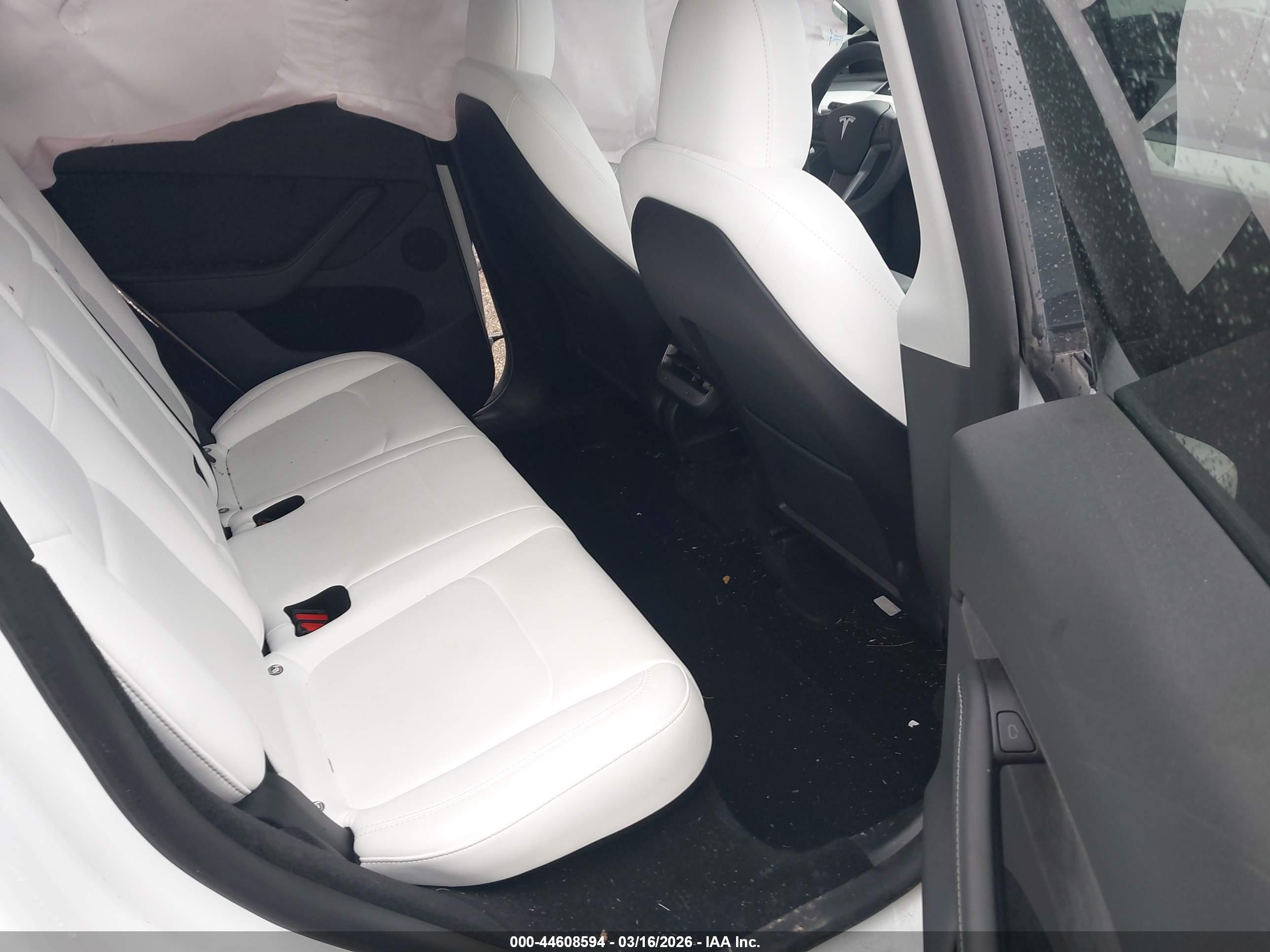 TESLA MODEL image 8