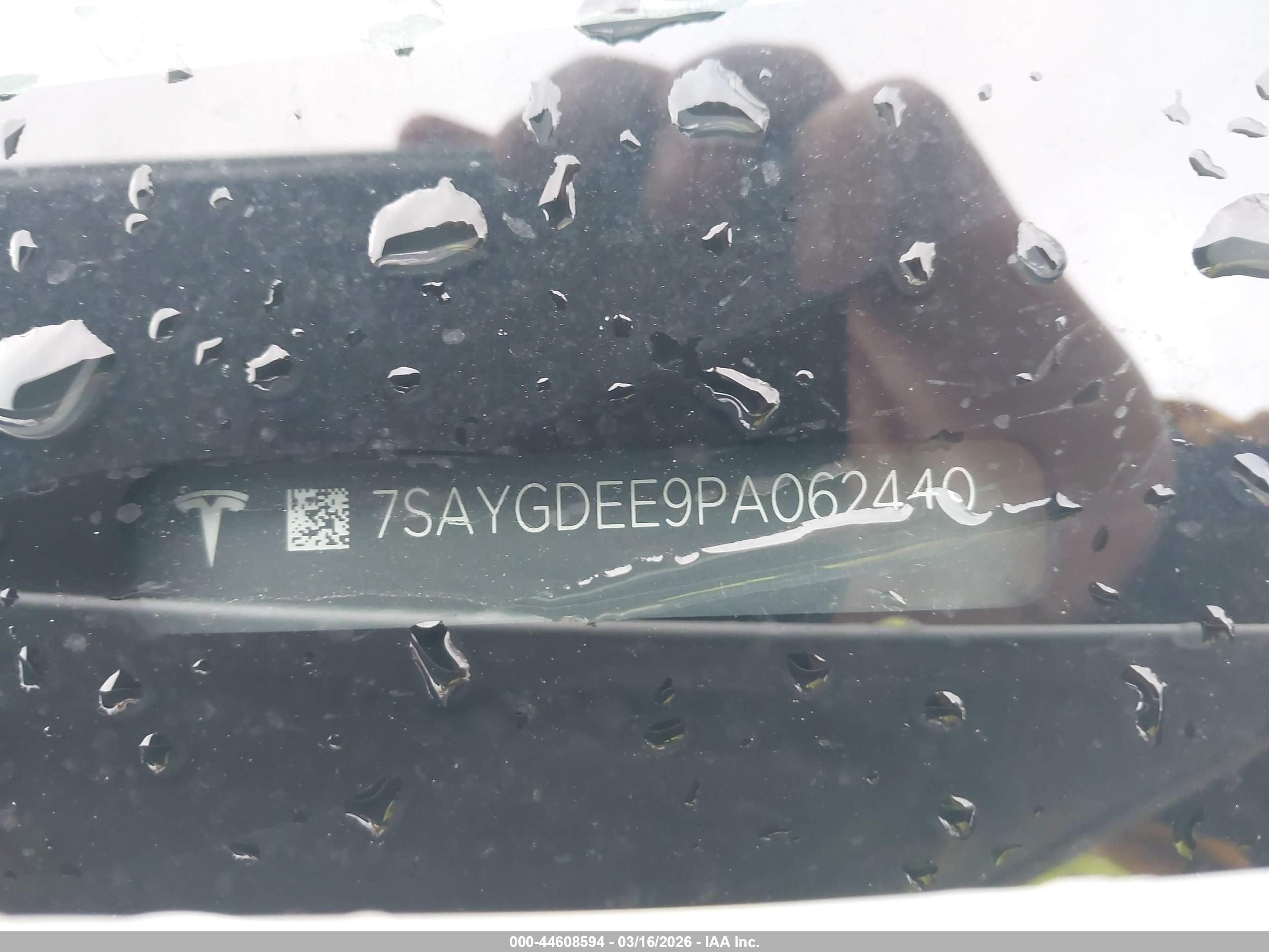 TESLA MODEL image 9