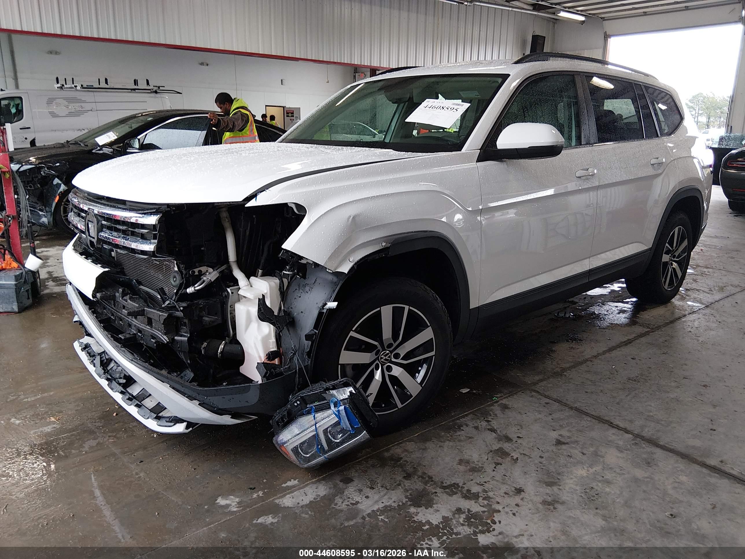 VOLKSWAGEN ATLAS image 2