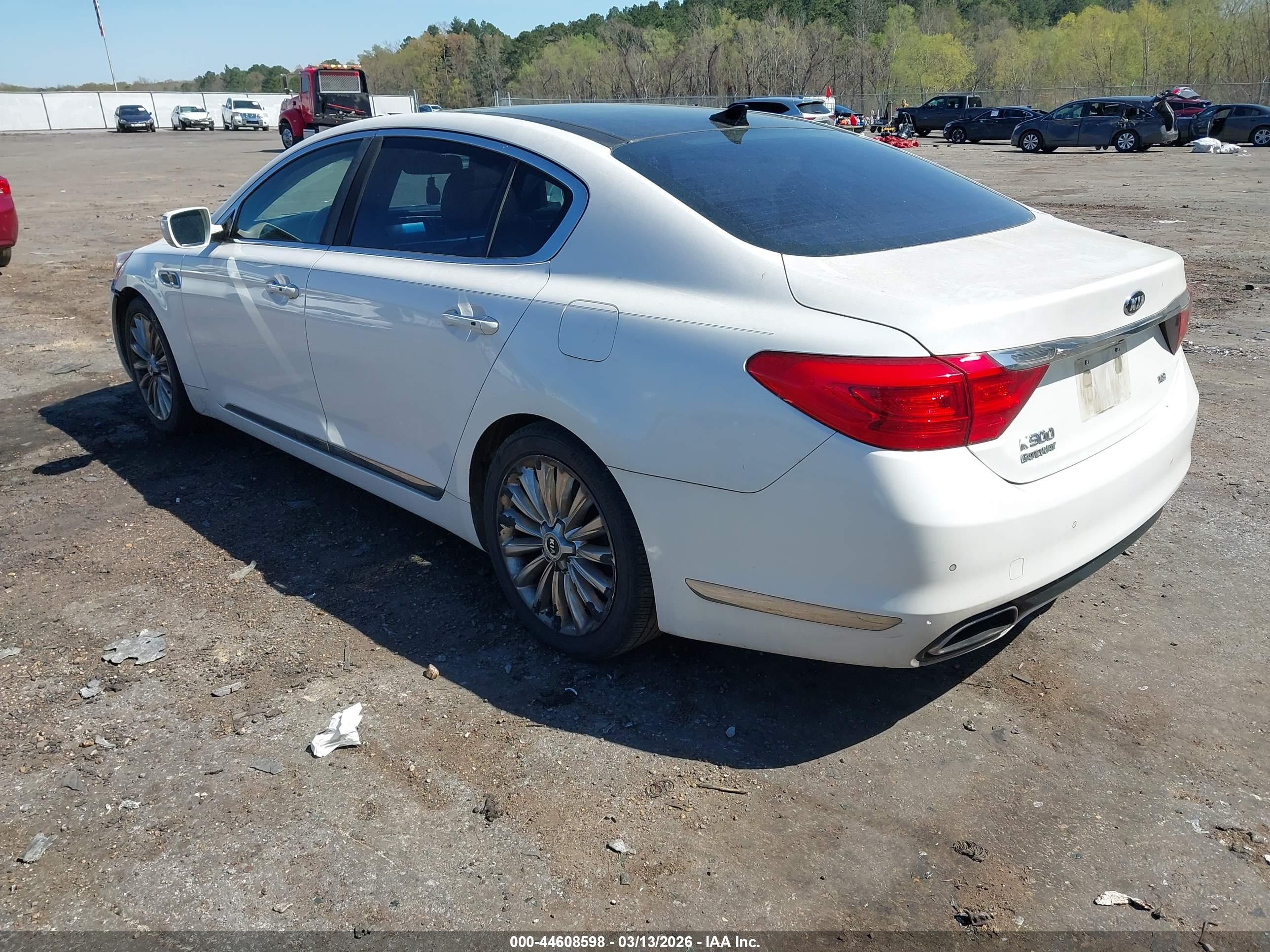 KIA K900 image 3