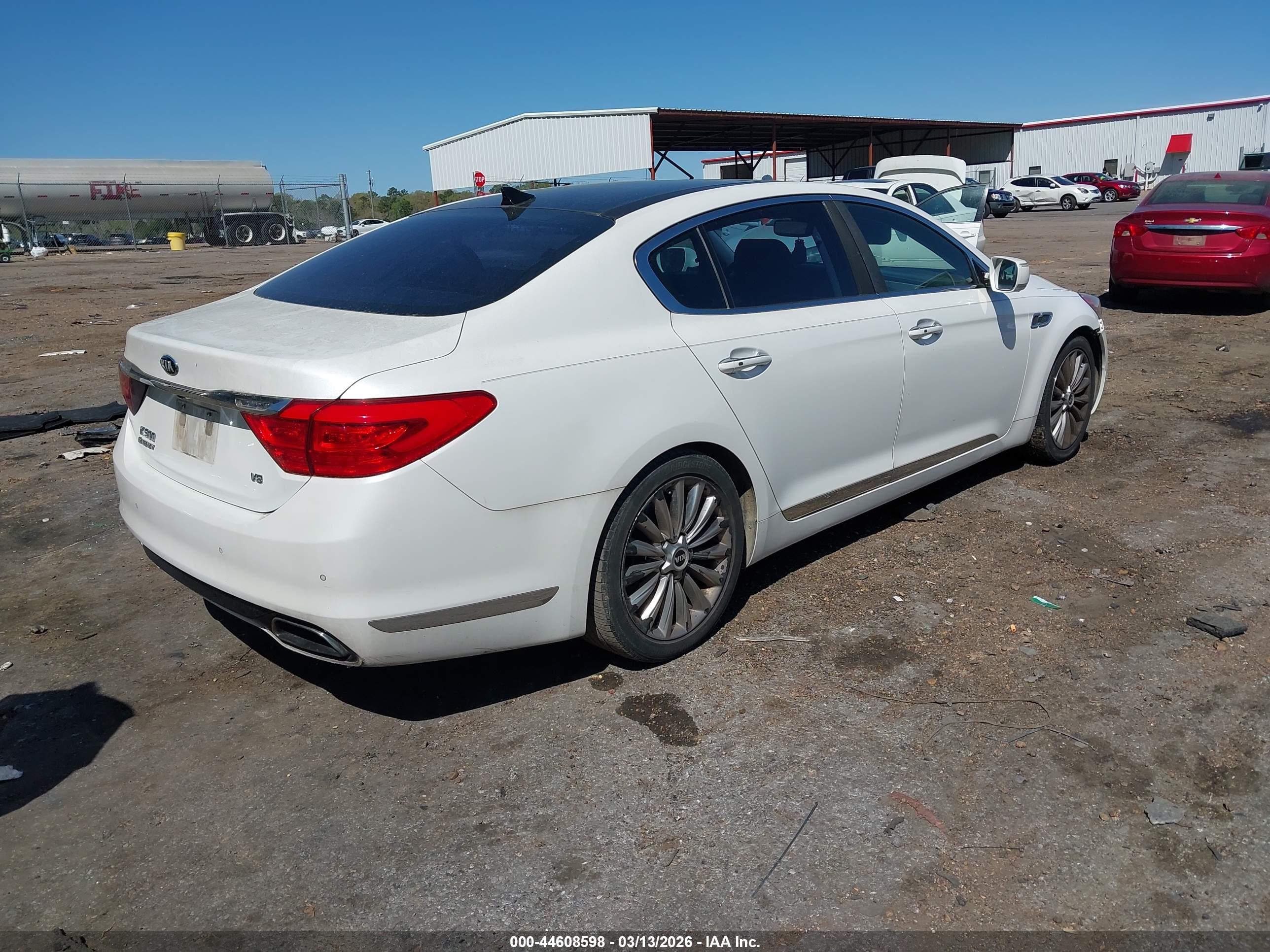 KIA K900 image 4