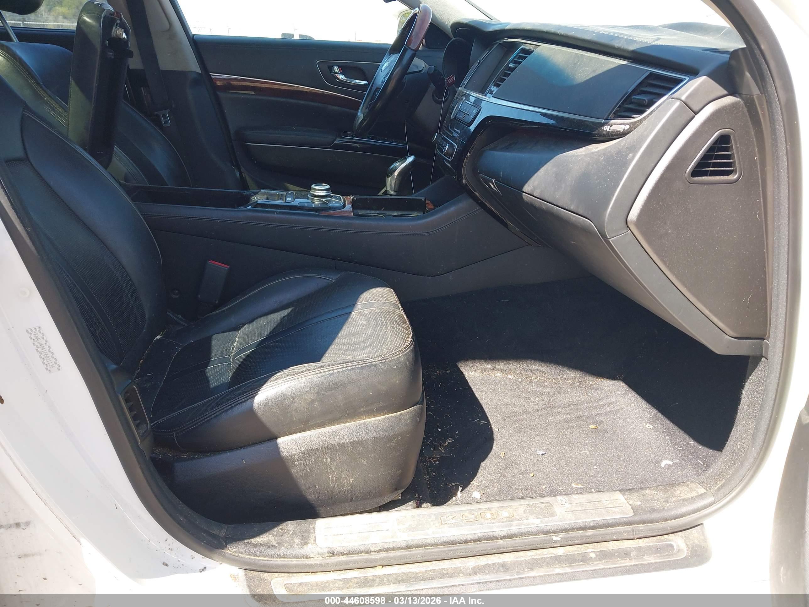 KIA K900 image 5