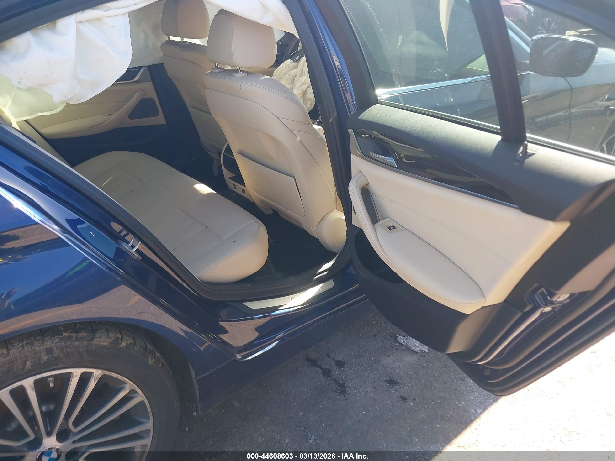 BMW 530E image 8