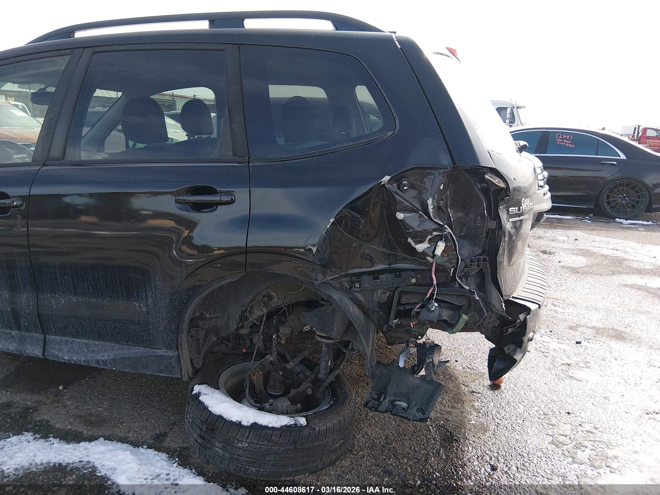 SUBARU FORESTER image 6